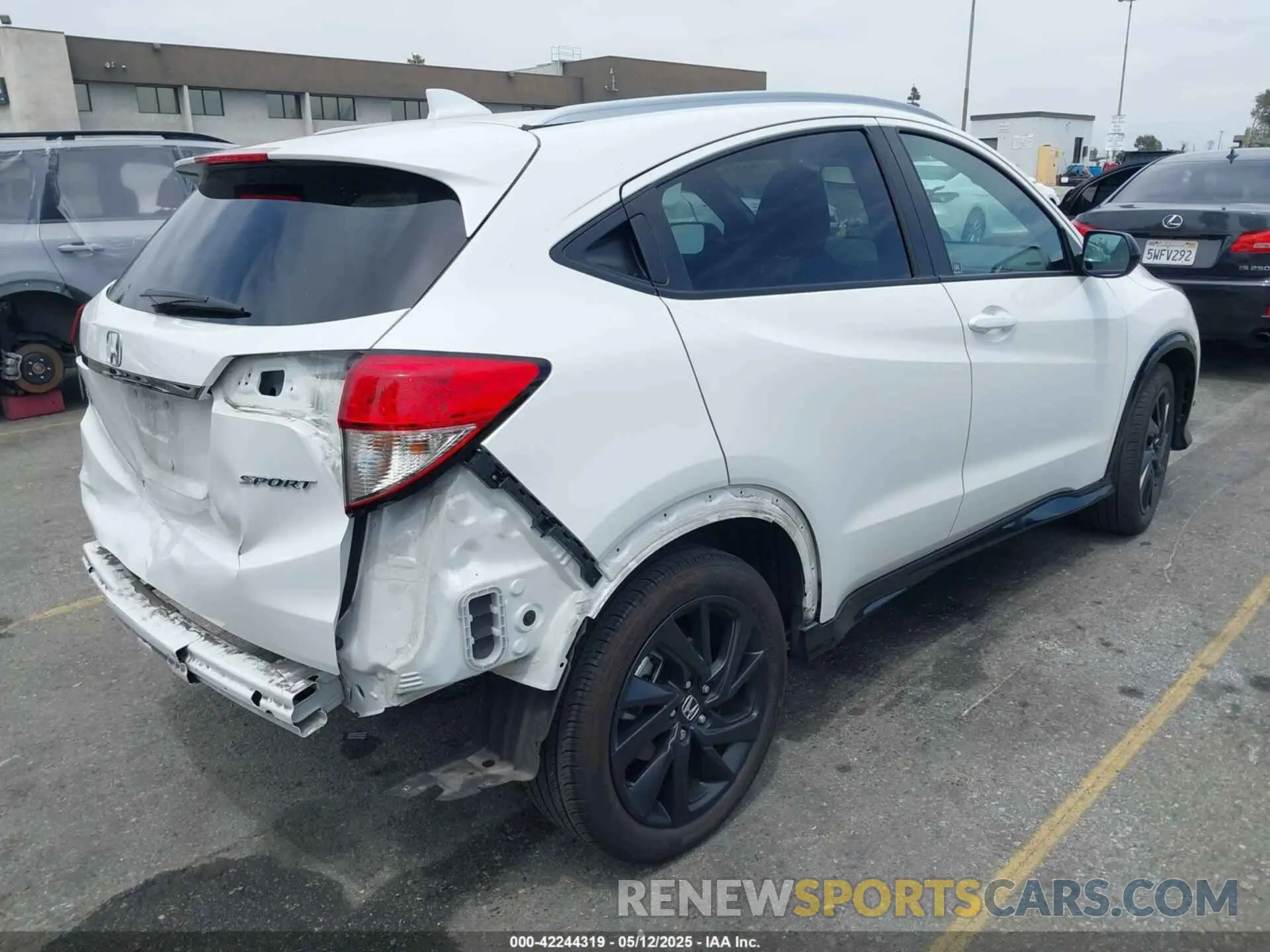4 Photograph of a damaged car 3CZRU5H15MM725984 HONDA HR-V 2021