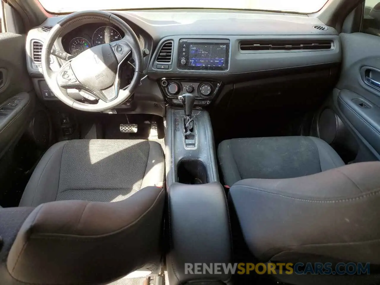 8 Photograph of a damaged car 3CZRU5H17MM700813 HONDA HR-V 2021