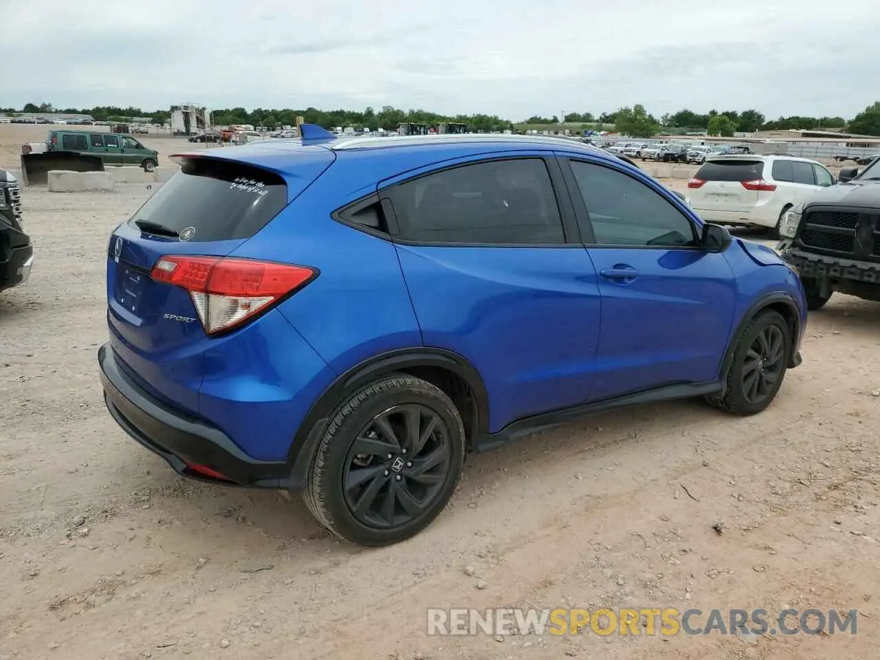 3 Photograph of a damaged car 3CZRU5H17MM715988 HONDA HR-V 2021