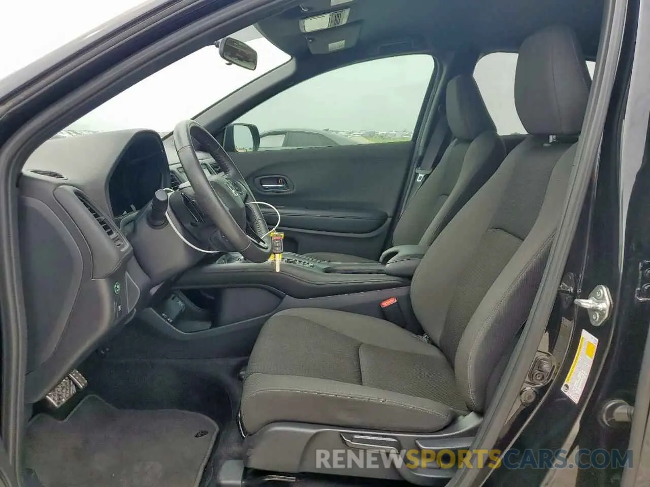 7 Photograph of a damaged car 3CZRU5H18MM725722 HONDA HR-V 2021