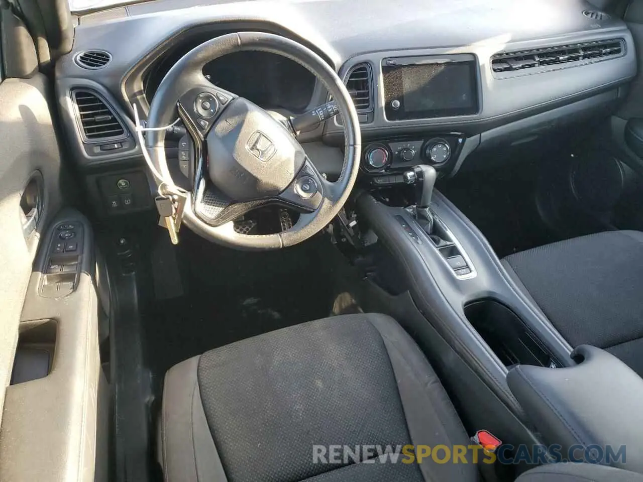 8 Photograph of a damaged car 3CZRU5H1XMM701664 HONDA HR-V 2021