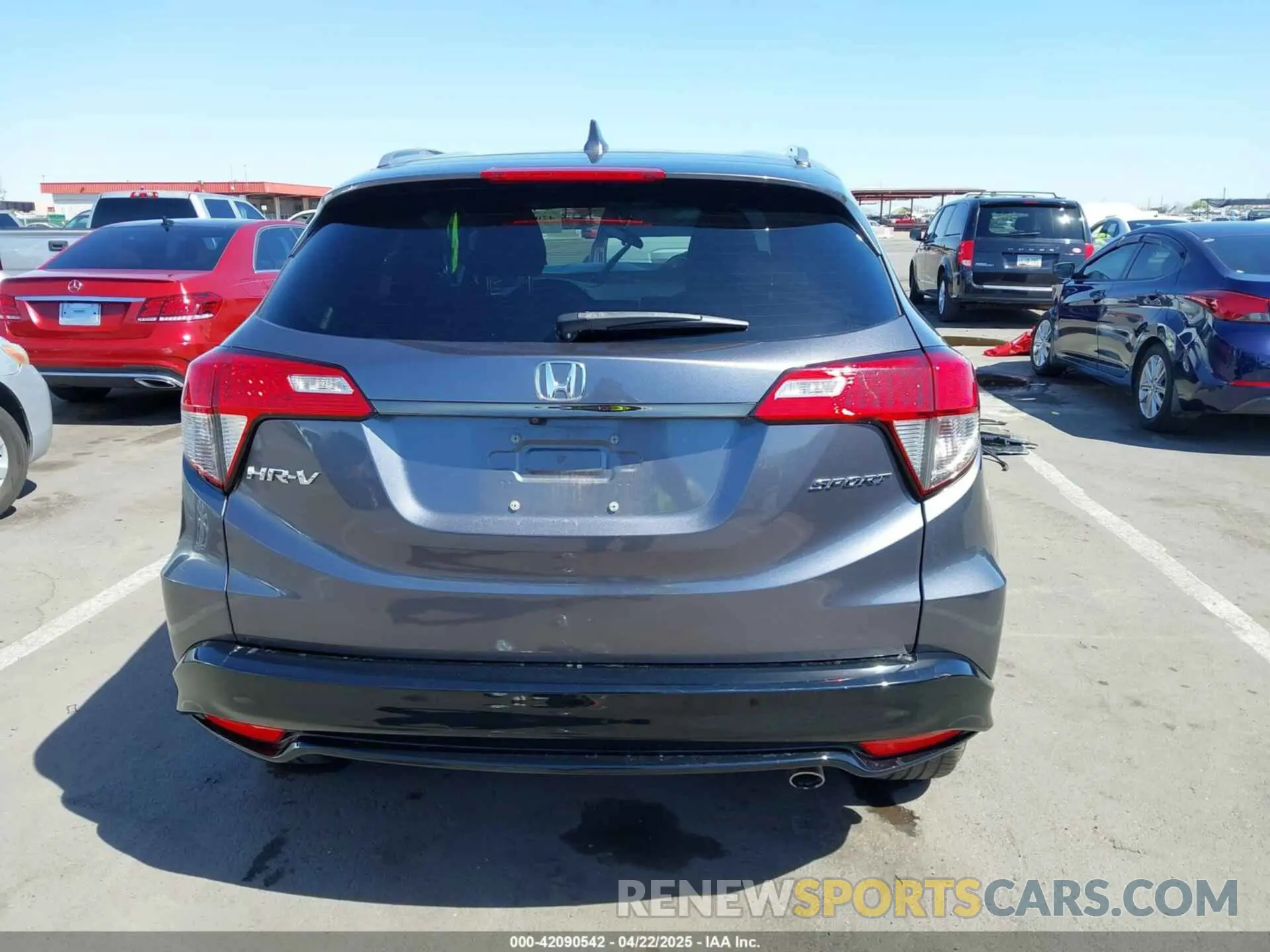 17 Photograph of a damaged car 3CZRU5H1XMM730579 HONDA HR-V 2021