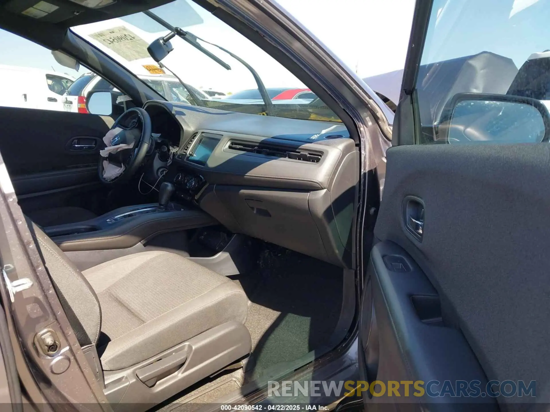 5 Photograph of a damaged car 3CZRU5H1XMM730579 HONDA HR-V 2021