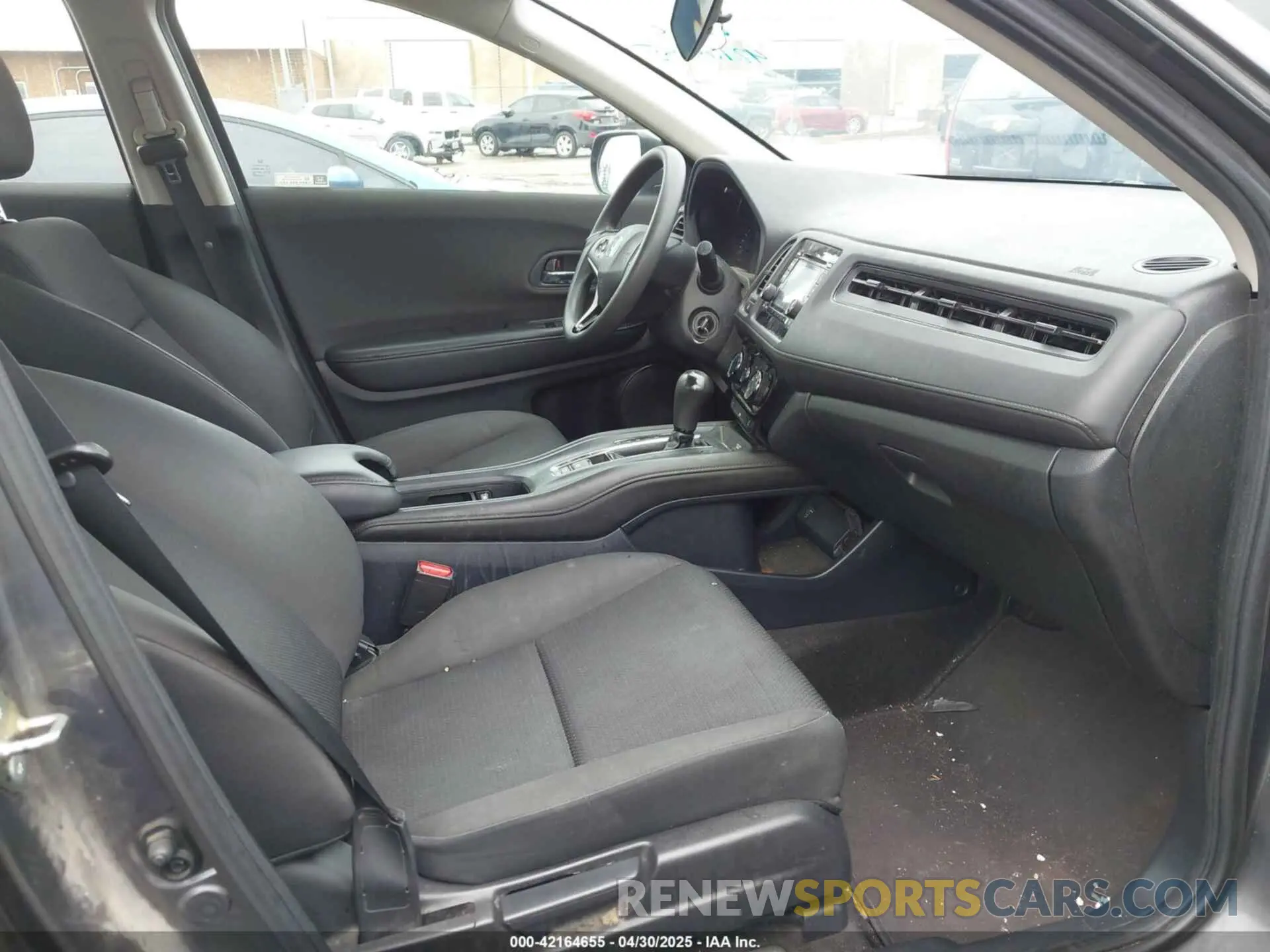 5 Photograph of a damaged car 3CZRU5H30MM725487 HONDA HR-V 2021
