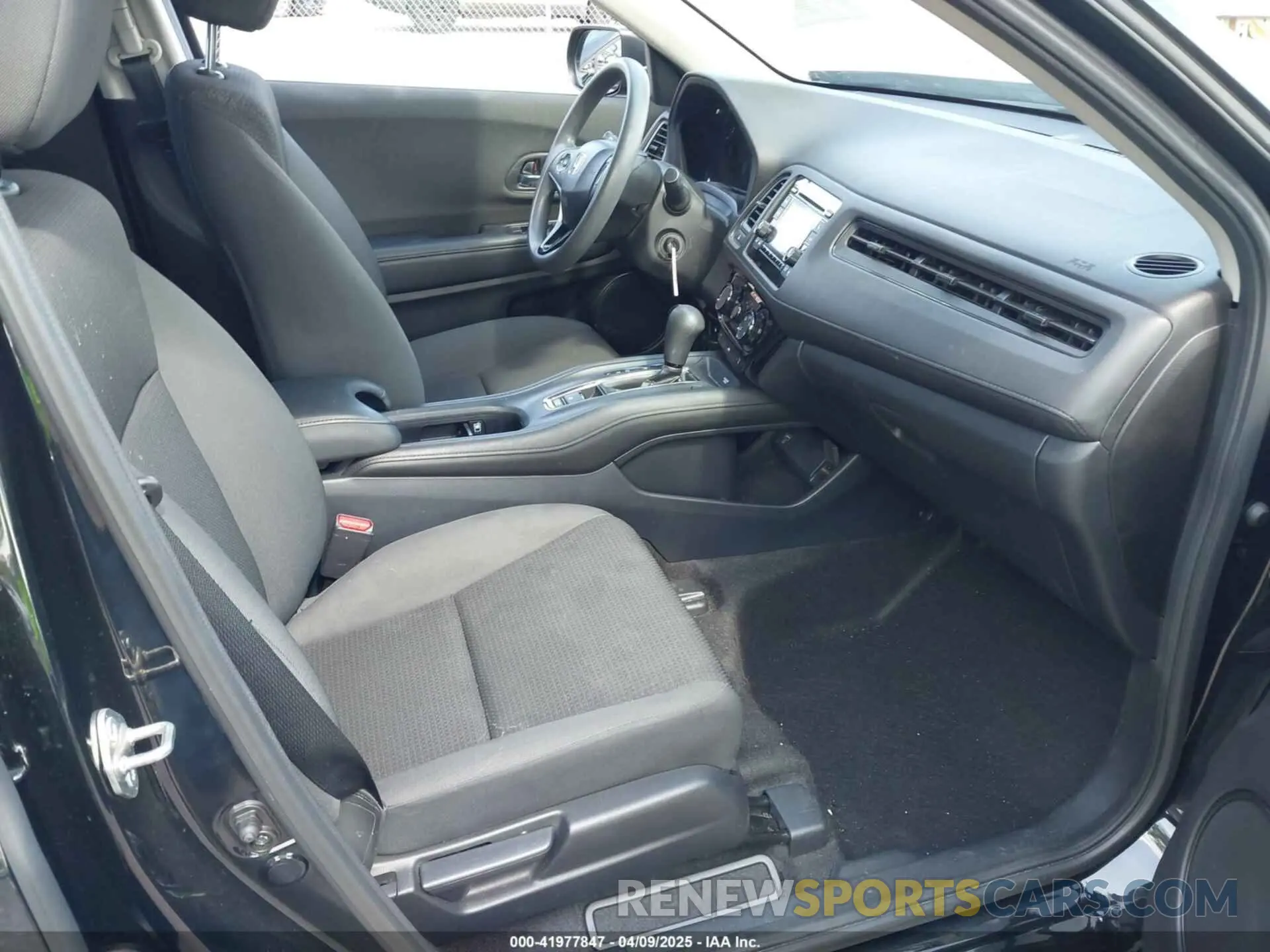 5 Photograph of a damaged car 3CZRU5H30MM727532 HONDA HR-V 2021