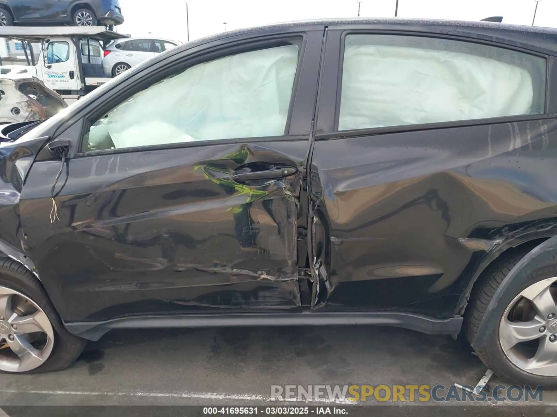 12 Photograph of a damaged car 3CZRU5H32MM713938 HONDA HR-V 2021