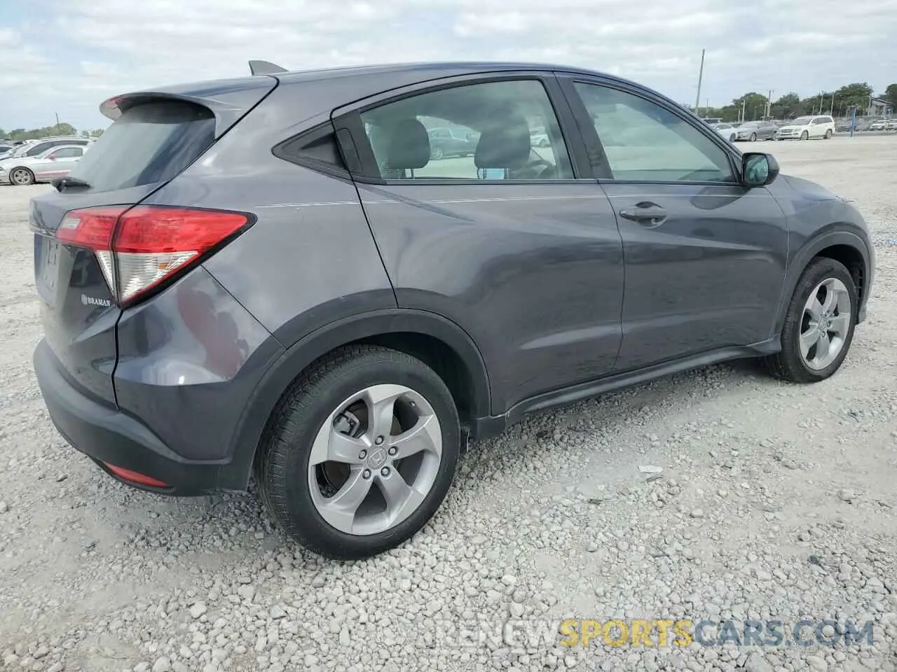 3 Photograph of a damaged car 3CZRU5H33MM726438 HONDA HR-V 2021