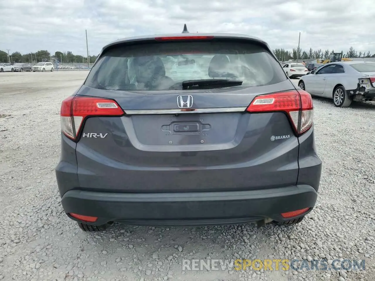 6 Photograph of a damaged car 3CZRU5H33MM726438 HONDA HR-V 2021