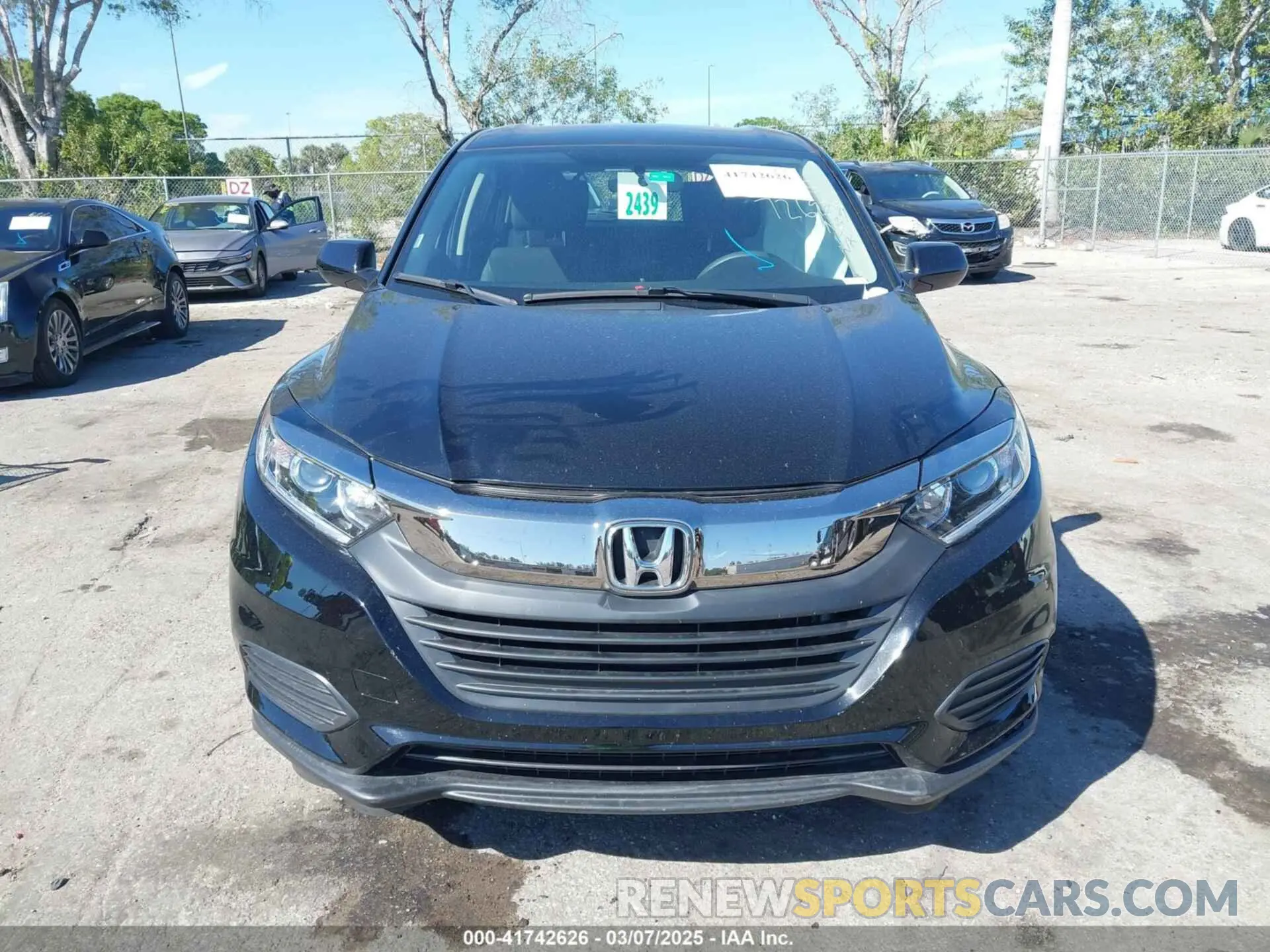 11 Photograph of a damaged car 3CZRU5H33MM726939 HONDA HR-V 2021