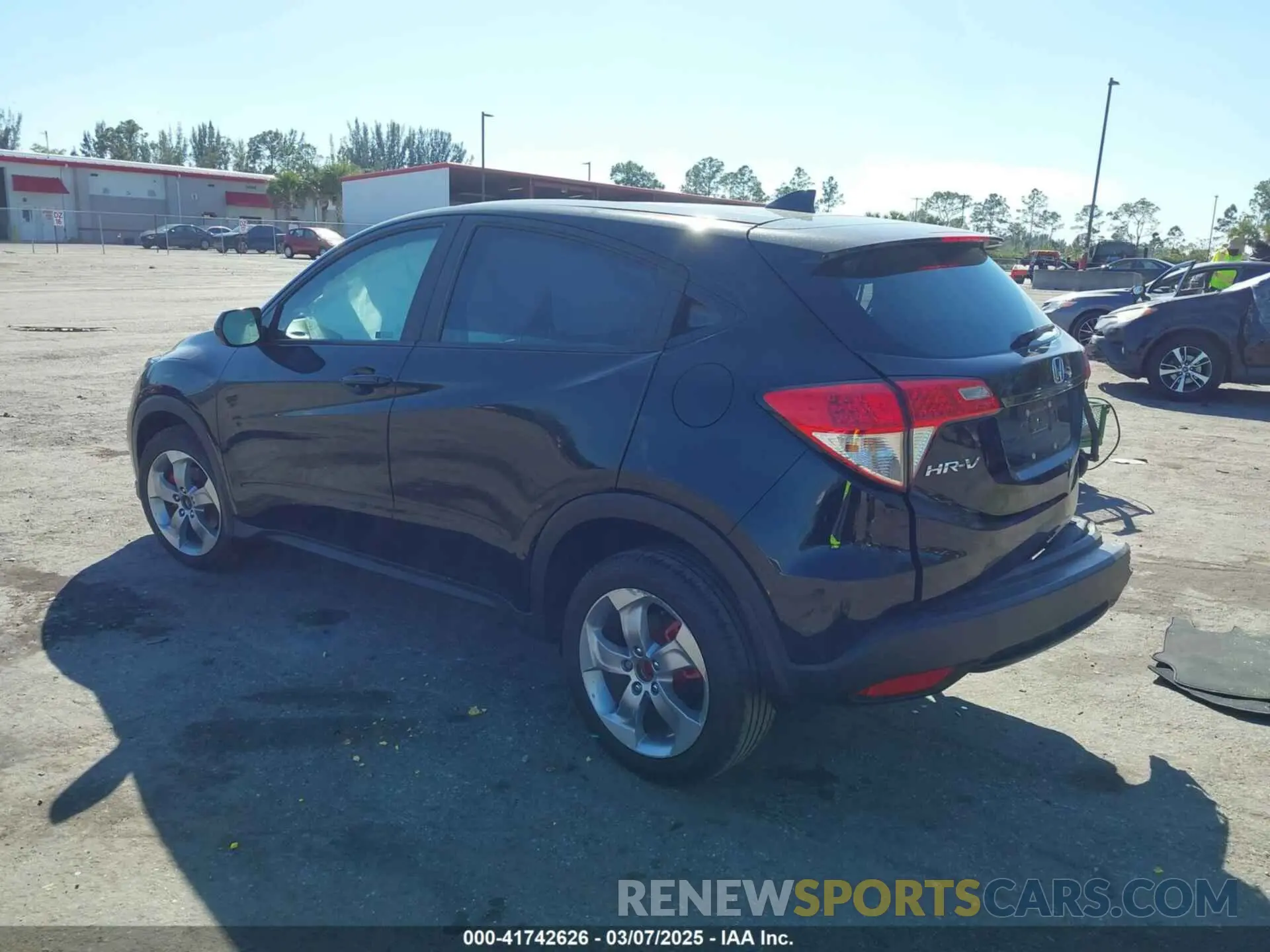 3 Photograph of a damaged car 3CZRU5H33MM726939 HONDA HR-V 2021