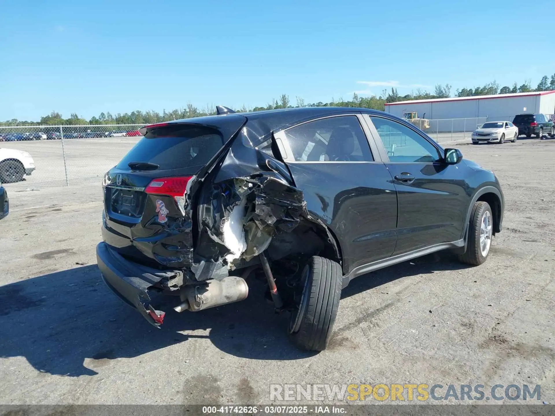 6 Photograph of a damaged car 3CZRU5H33MM726939 HONDA HR-V 2021