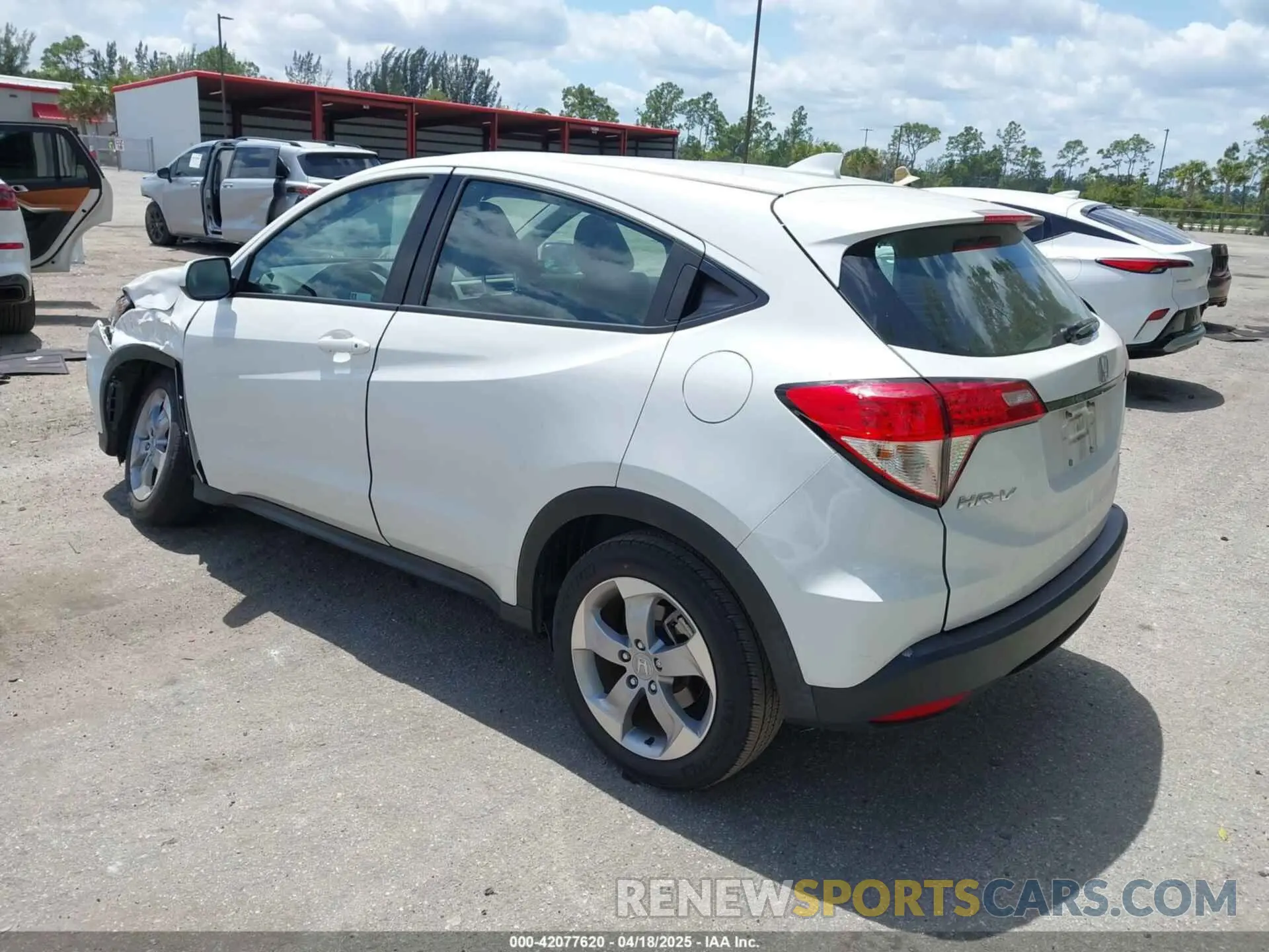 3 Photograph of a damaged car 3CZRU5H33MM728433 HONDA HR-V 2021