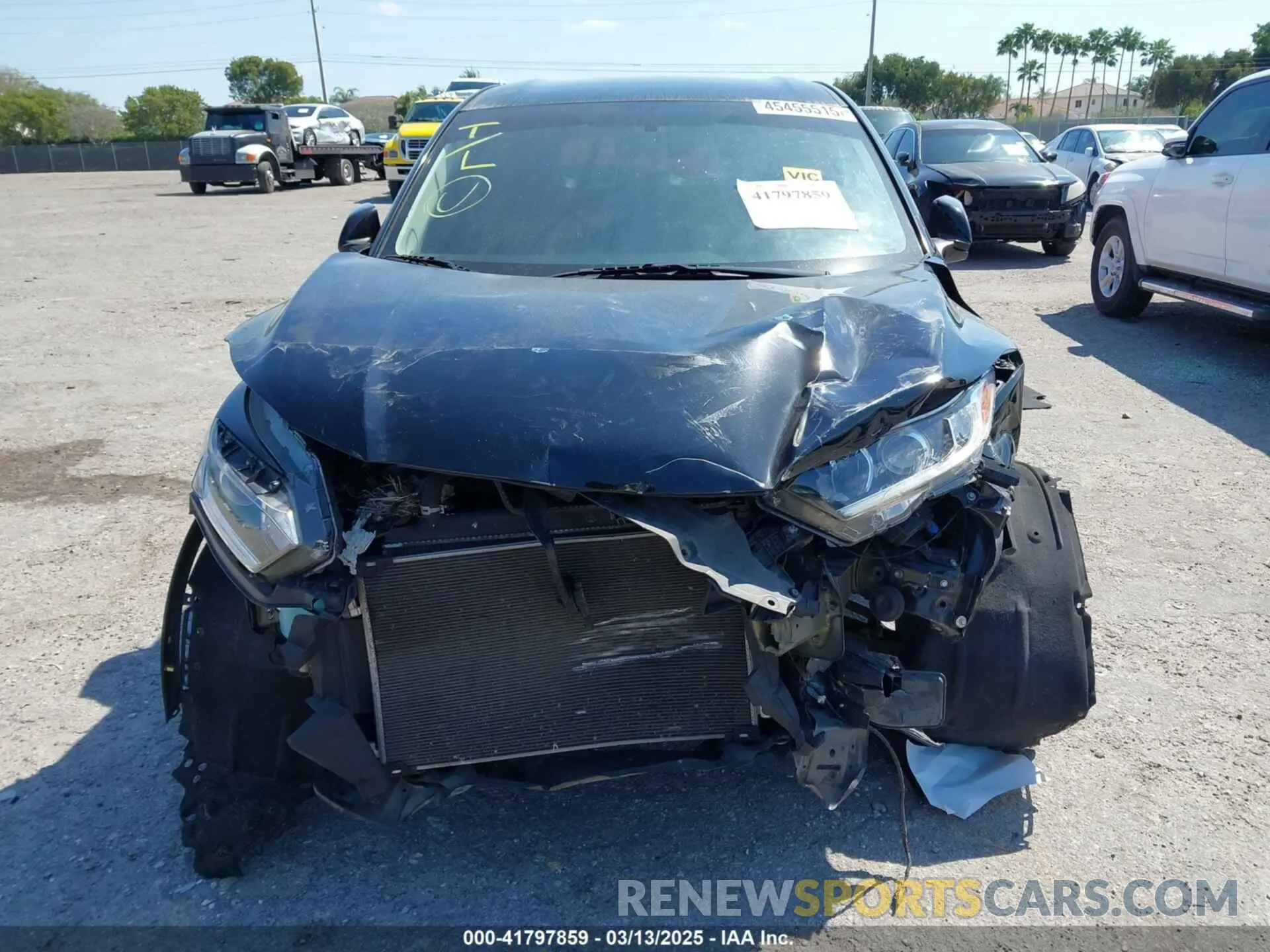 13 Photograph of a damaged car 3CZRU5H34MM726934 HONDA HR-V 2021