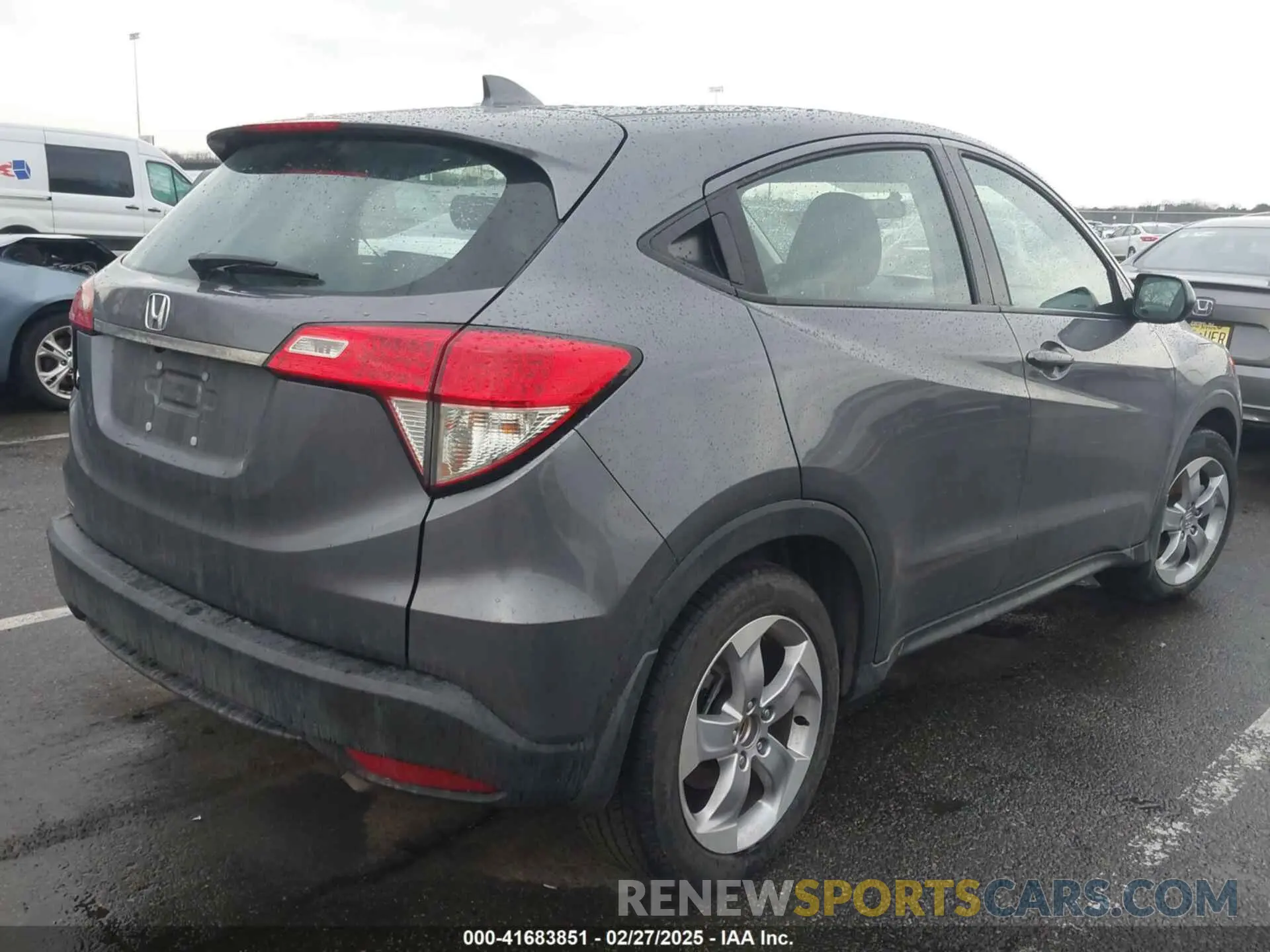 4 Photograph of a damaged car 3CZRU5H35MM708779 HONDA HR-V 2021