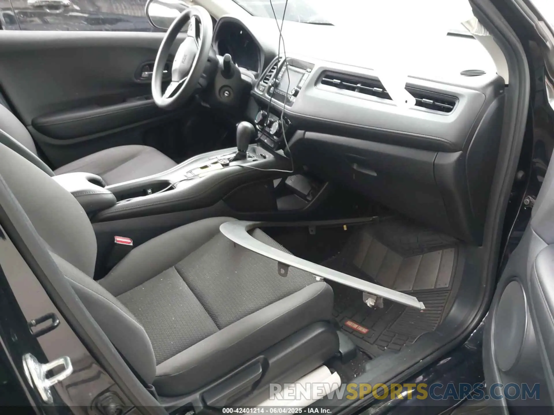 5 Photograph of a damaged car 3CZRU5H37MM704782 HONDA HR-V 2021
