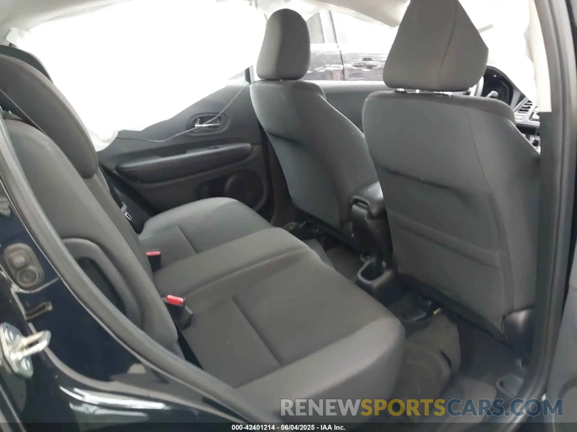 8 Photograph of a damaged car 3CZRU5H37MM704782 HONDA HR-V 2021