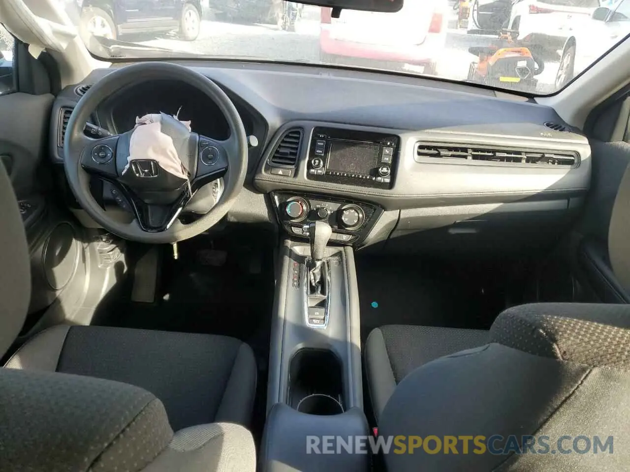 8 Photograph of a damaged car 3CZRU5H38MM729996 HONDA HR-V 2021