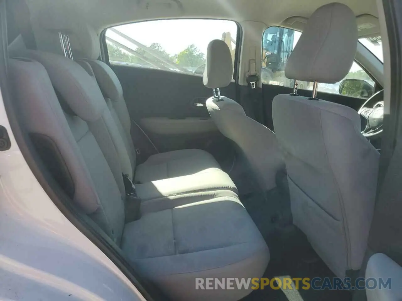 10 Photograph of a damaged car 3CZRU5H38MM732896 HONDA HR-V 2021