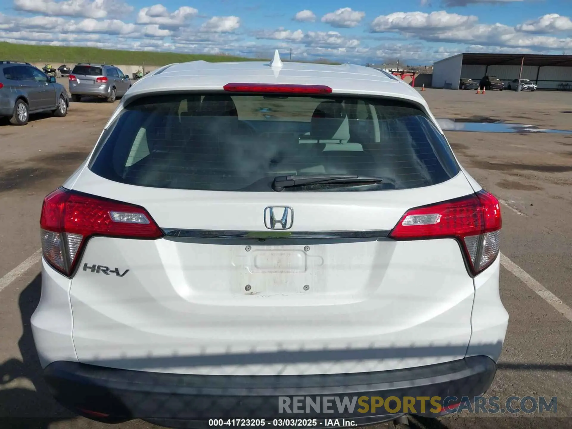 16 Photograph of a damaged car 3CZRU5H39MM728355 HONDA HR-V 2021
