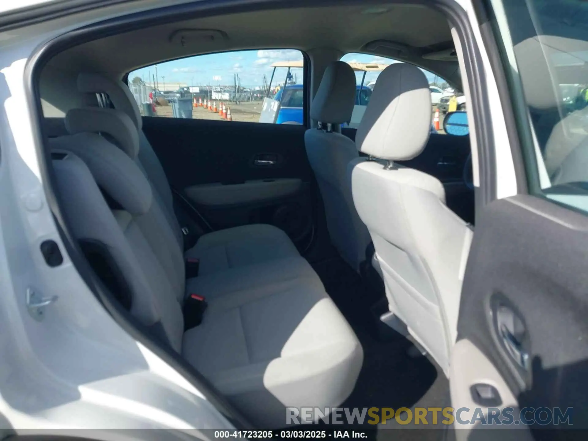 8 Photograph of a damaged car 3CZRU5H39MM728355 HONDA HR-V 2021