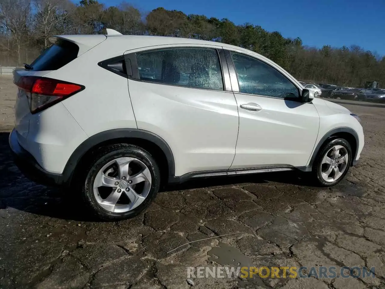 3 Photograph of a damaged car 3CZRU5H39MM734947 HONDA HR-V 2021