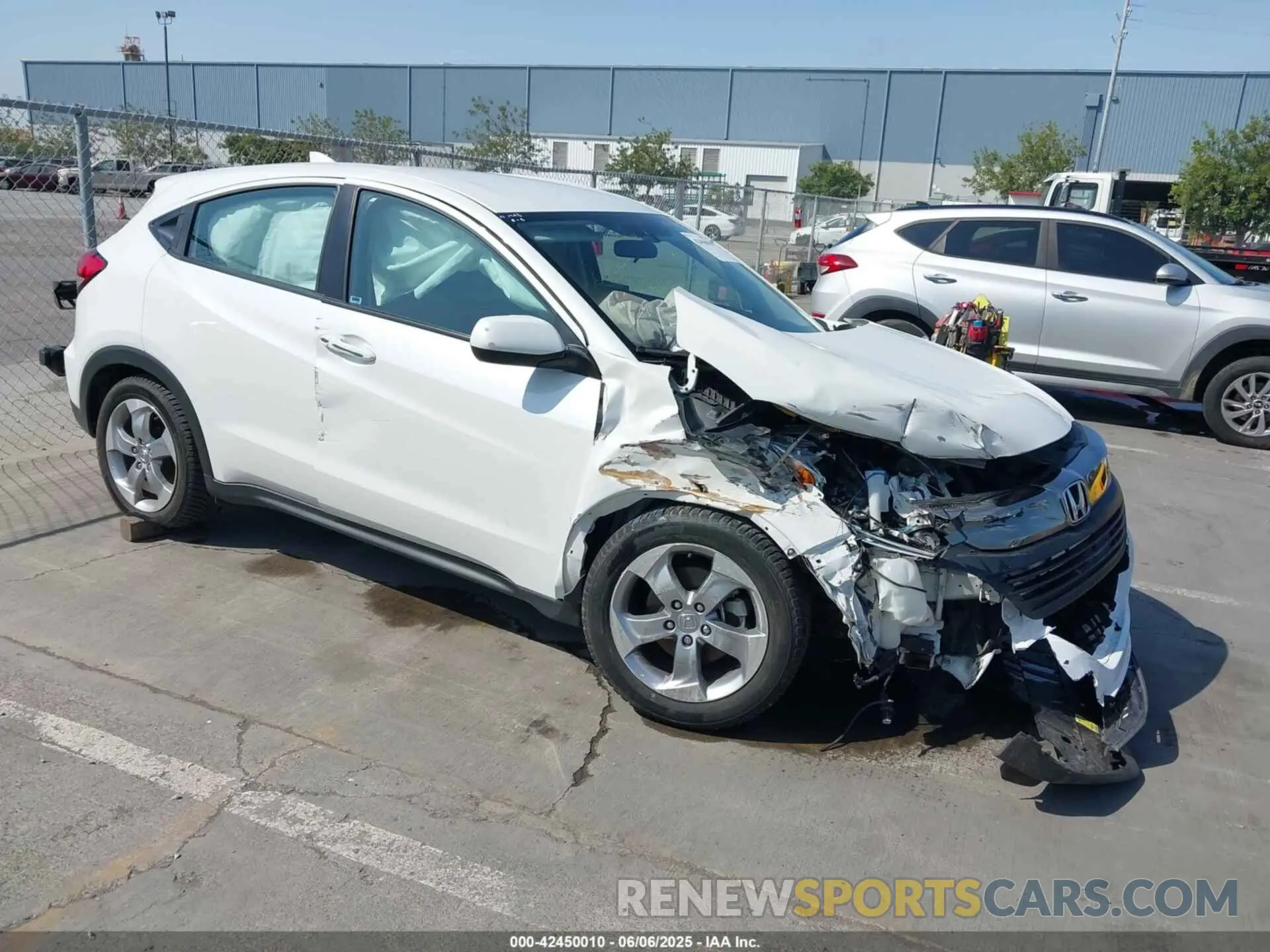 1 Photograph of a damaged car 3CZRU5H3XMM723617 HONDA HR-V 2021