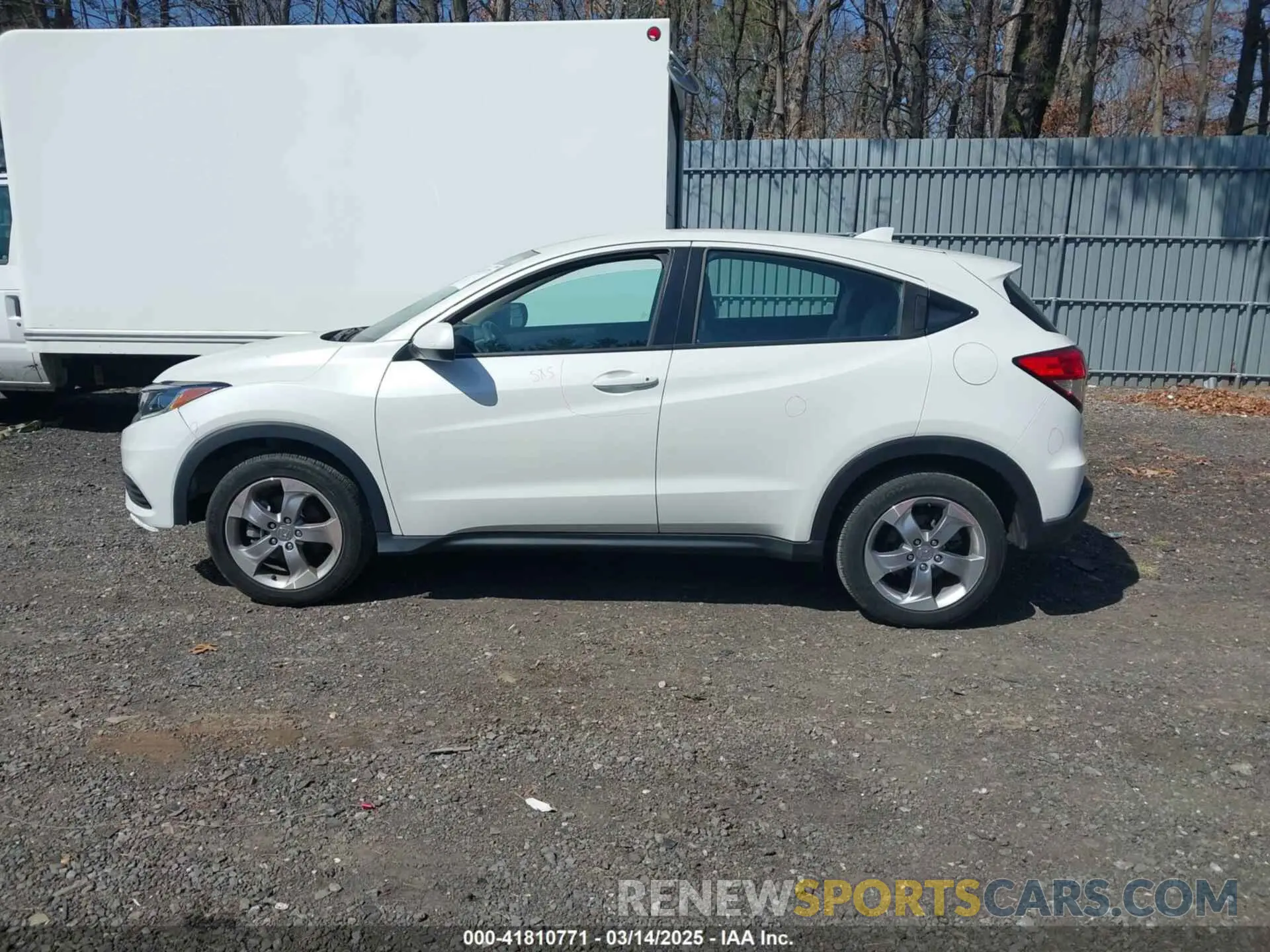14 Photograph of a damaged car 3CZRU5H3XMM734889 HONDA HR-V 2021