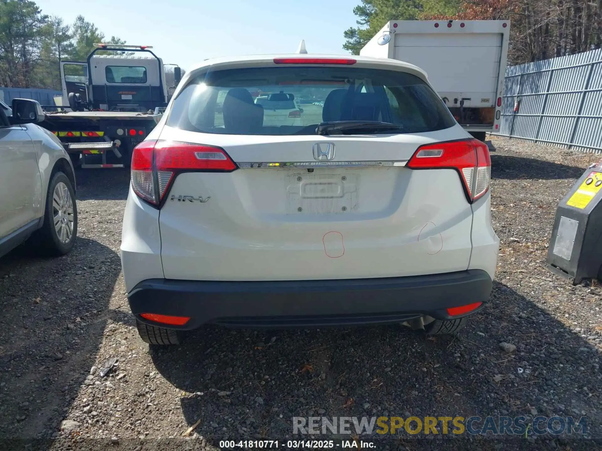 16 Photograph of a damaged car 3CZRU5H3XMM734889 HONDA HR-V 2021