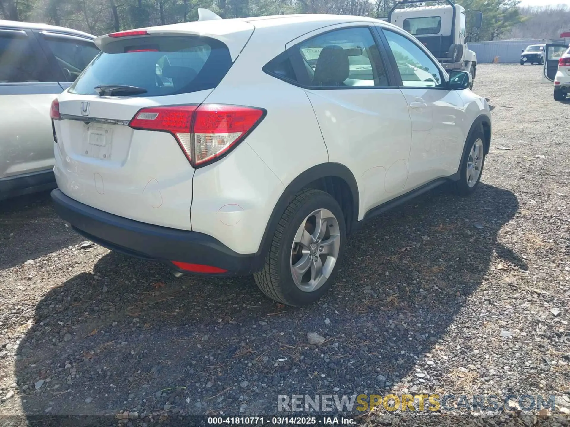 4 Photograph of a damaged car 3CZRU5H3XMM734889 HONDA HR-V 2021