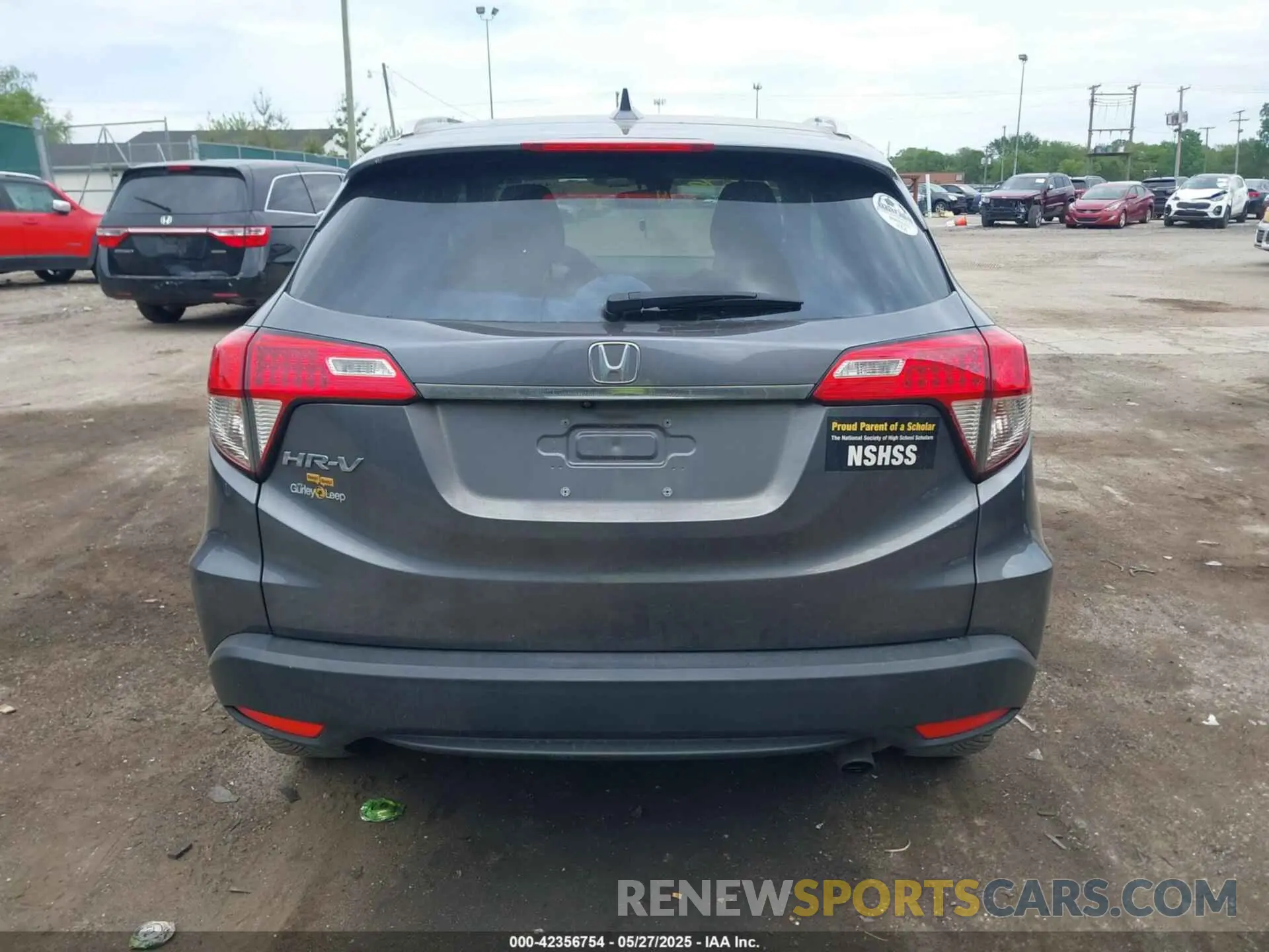 16 Photograph of a damaged car 3CZRU5H50MM701563 HONDA HR-V 2021