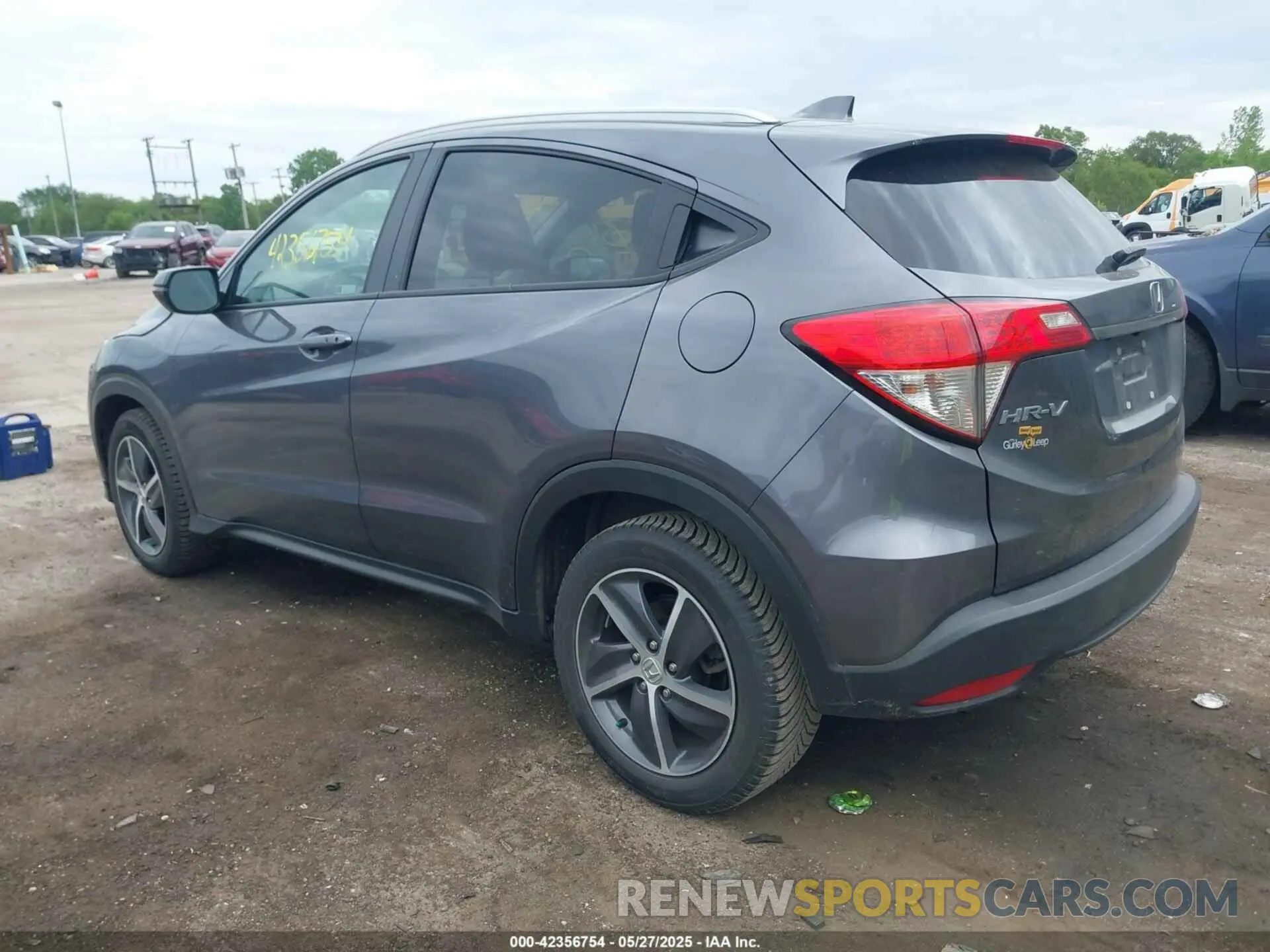 3 Photograph of a damaged car 3CZRU5H50MM701563 HONDA HR-V 2021