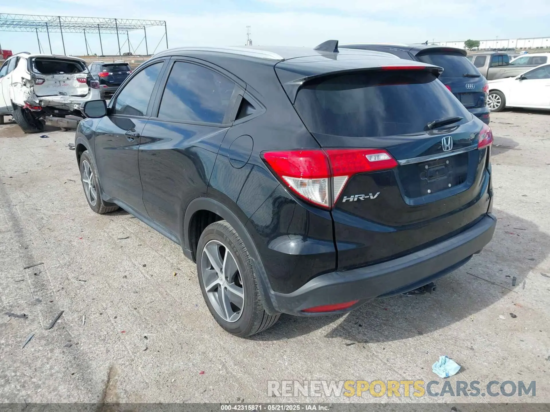 3 Photograph of a damaged car 3CZRU5H50MM708285 HONDA HR-V 2021