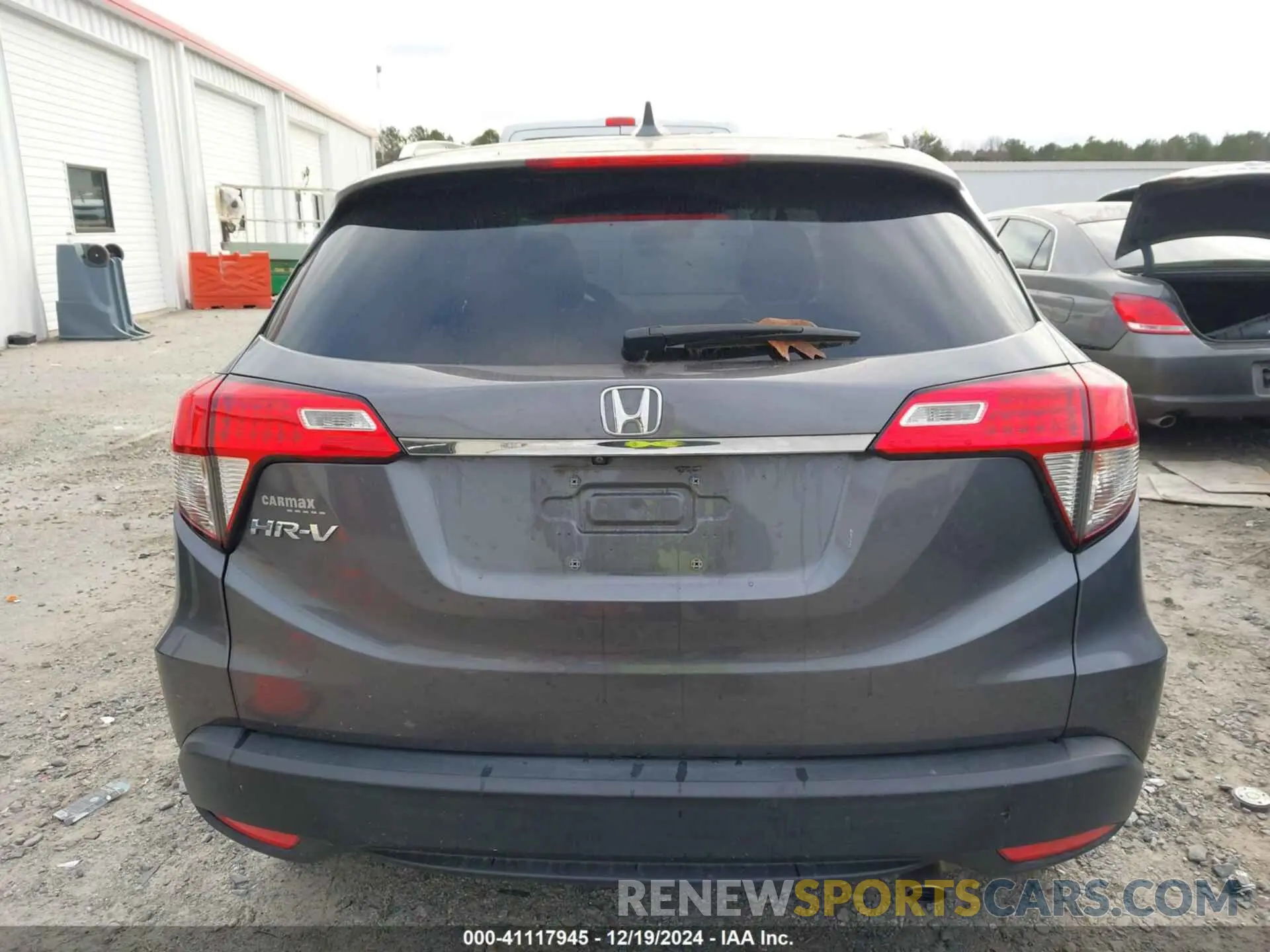 17 Photograph of a damaged car 3CZRU5H50MM713292 HONDA HR-V 2021
