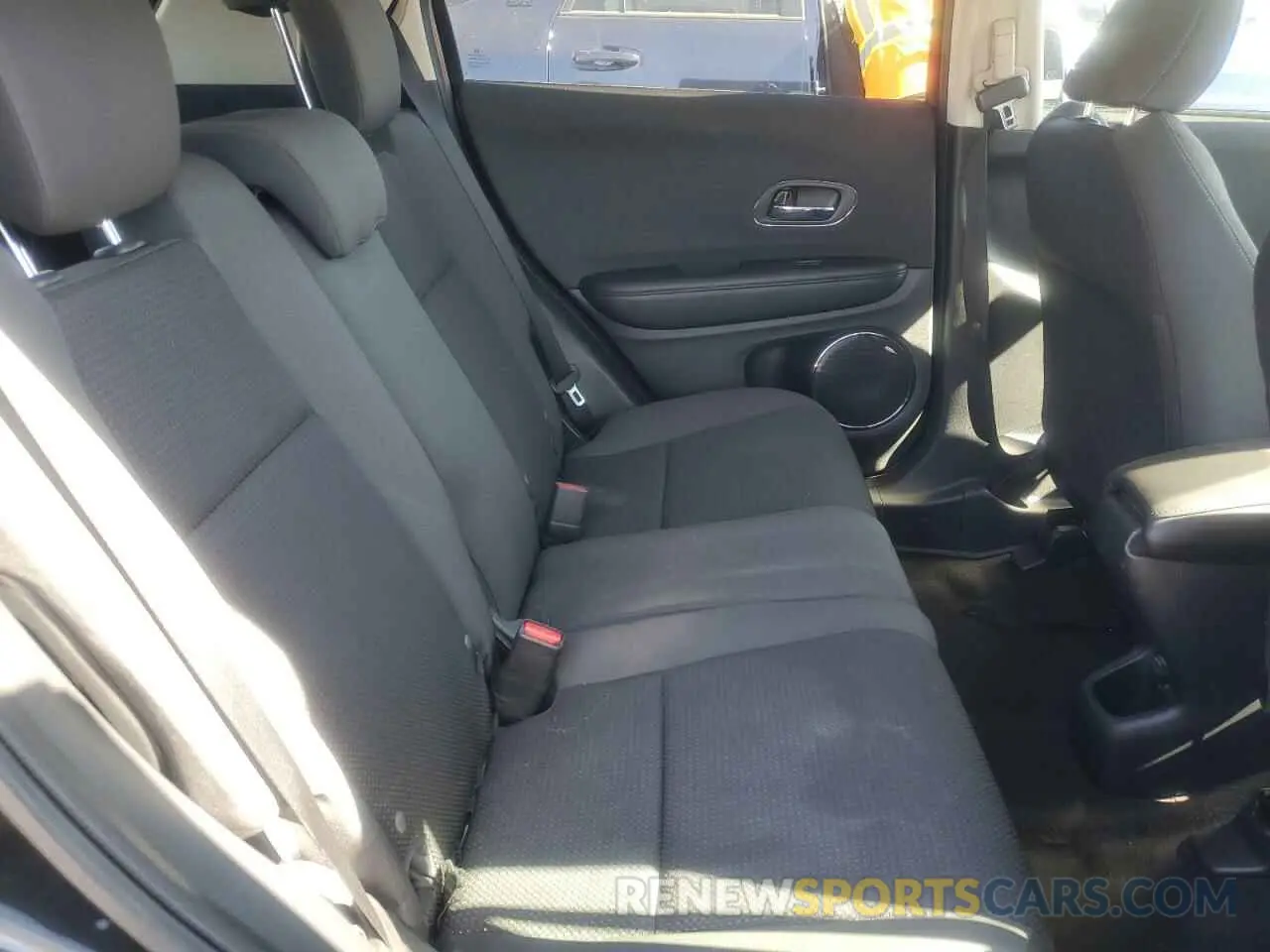 11 Photograph of a damaged car 3CZRU5H51MM703497 HONDA HR-V 2021