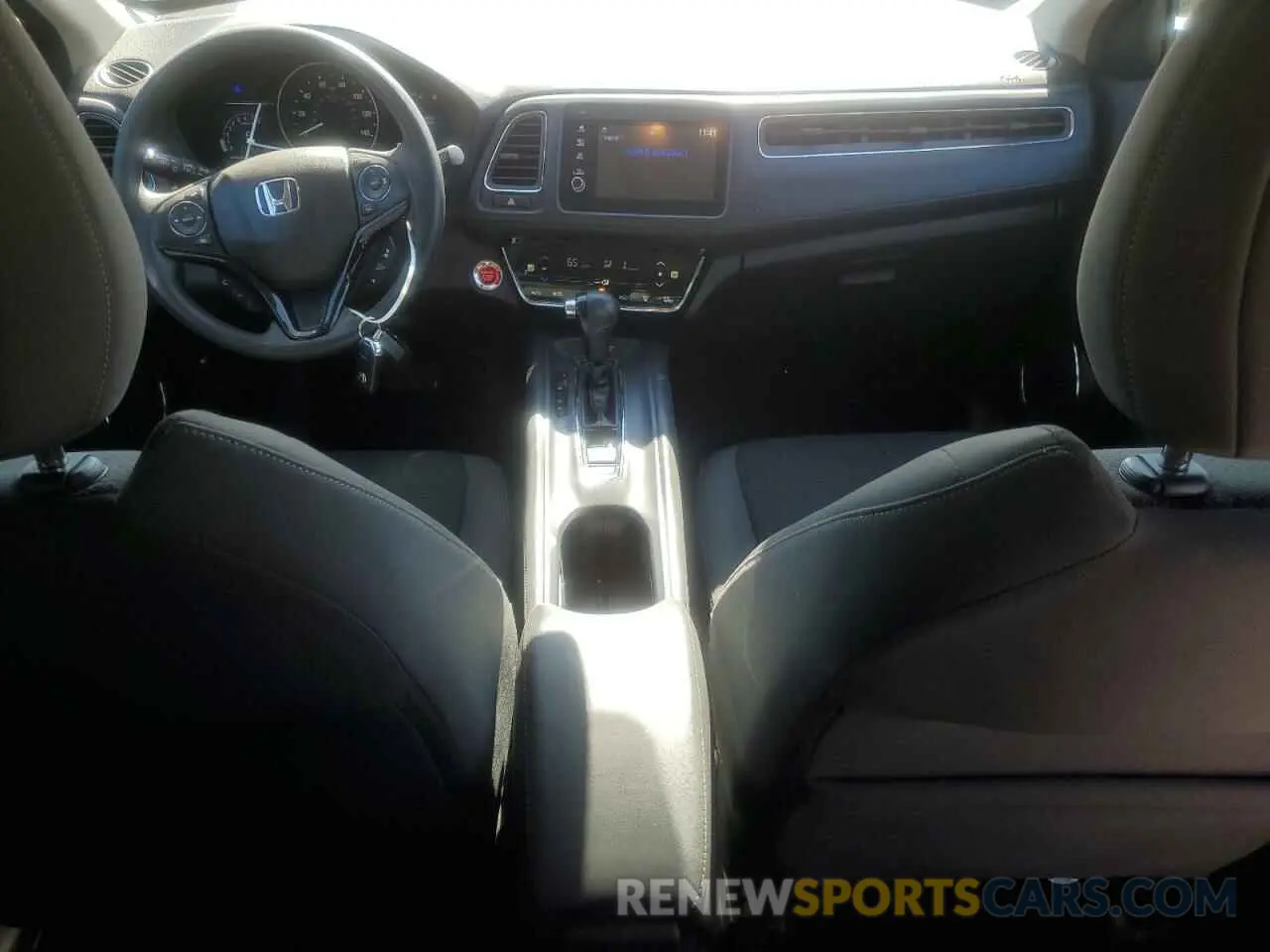 8 Photograph of a damaged car 3CZRU5H51MM703497 HONDA HR-V 2021