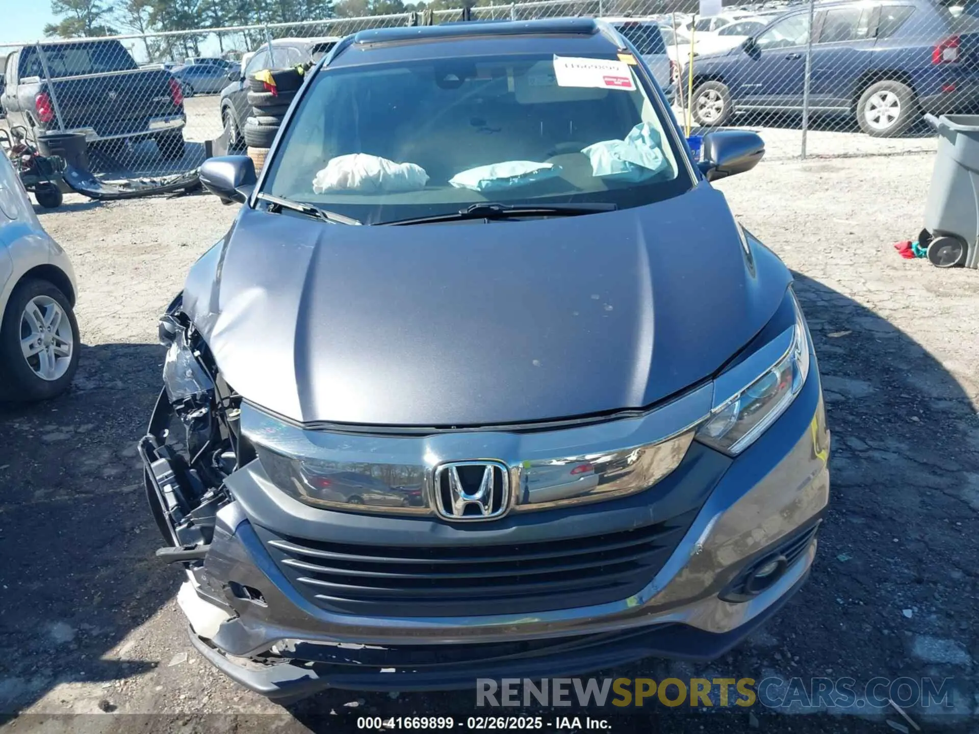 11 Photograph of a damaged car 3CZRU5H52MM705470 HONDA HR-V 2021