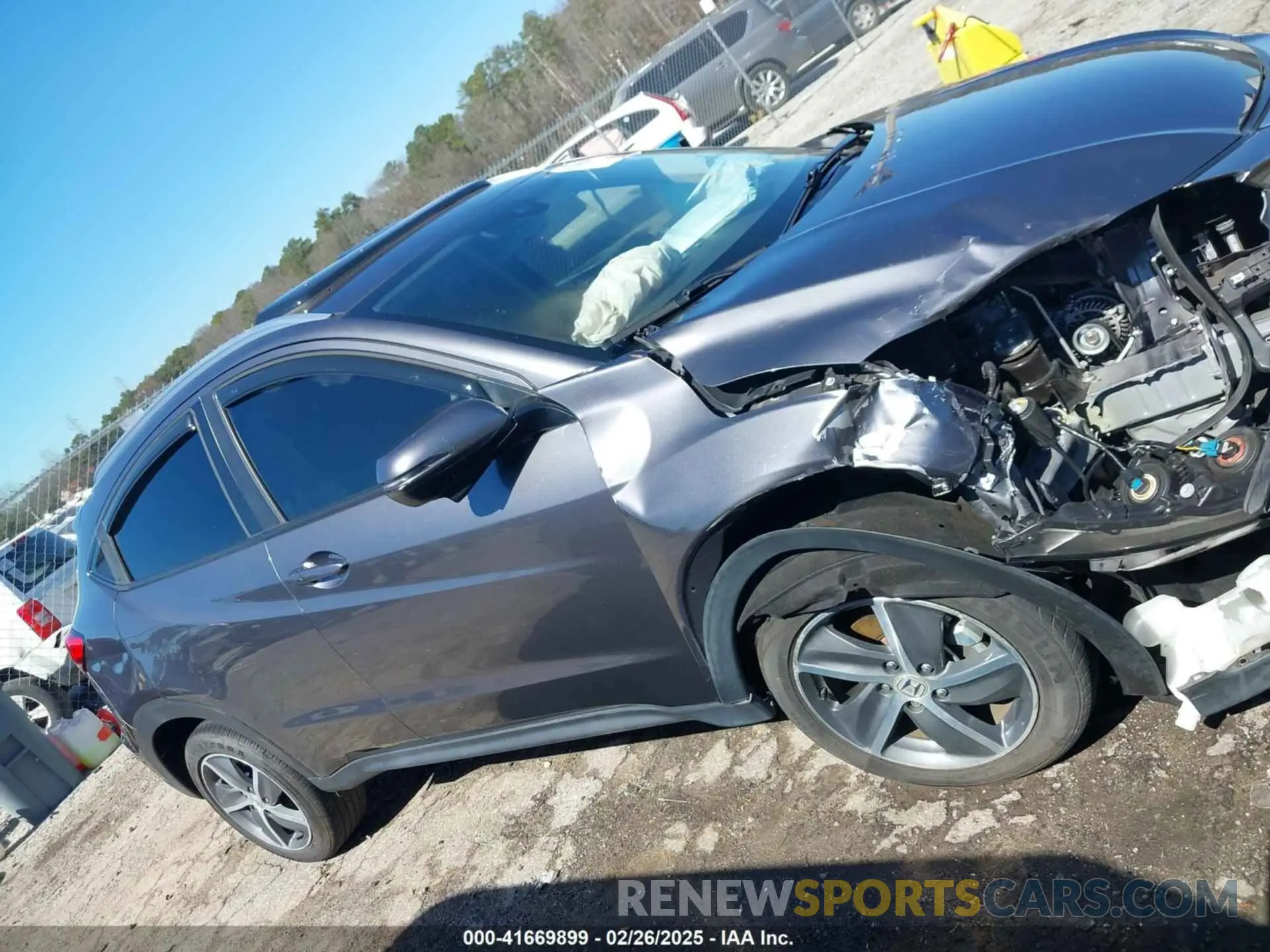 12 Photograph of a damaged car 3CZRU5H52MM705470 HONDA HR-V 2021
