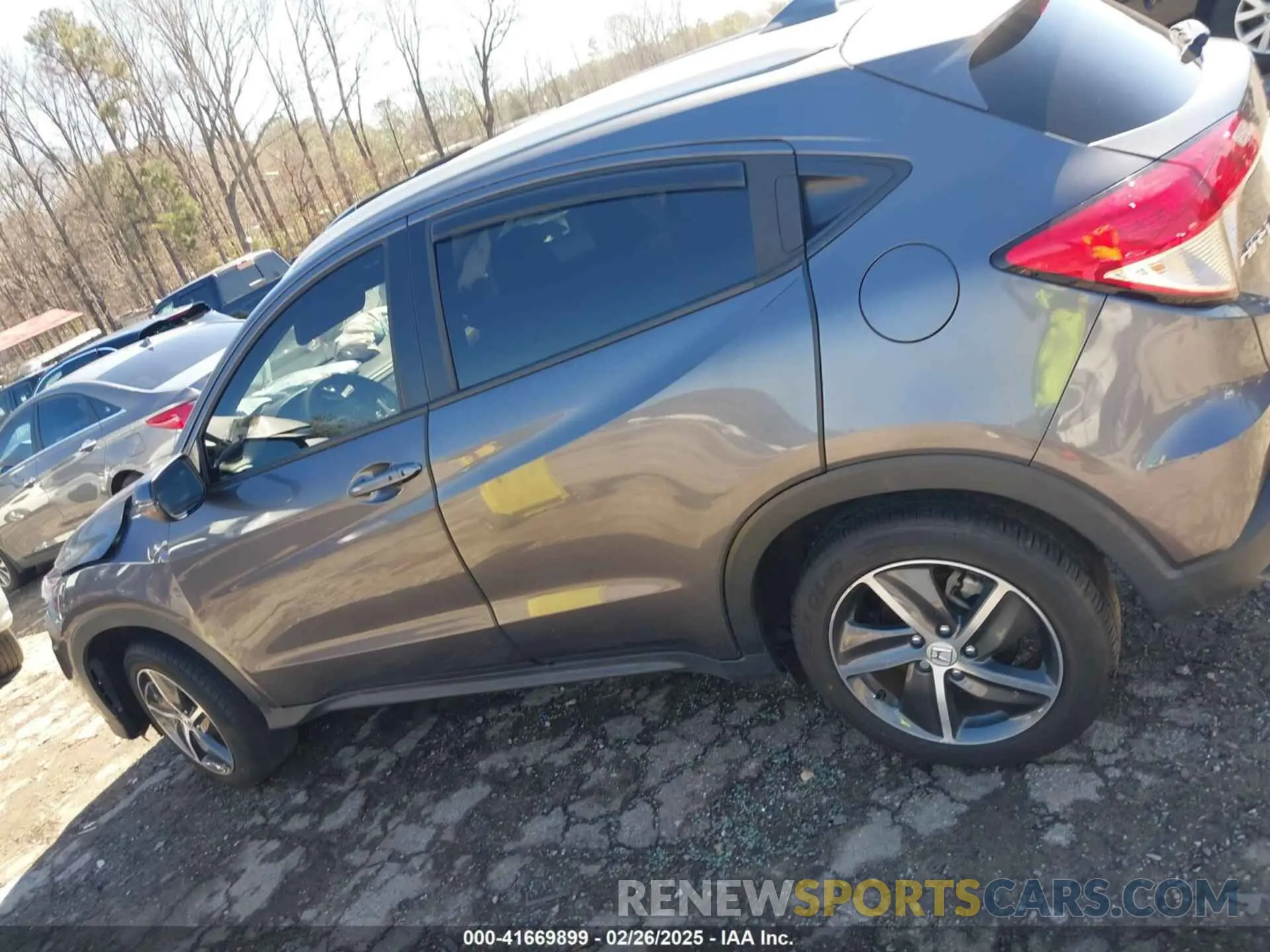 13 Photograph of a damaged car 3CZRU5H52MM705470 HONDA HR-V 2021