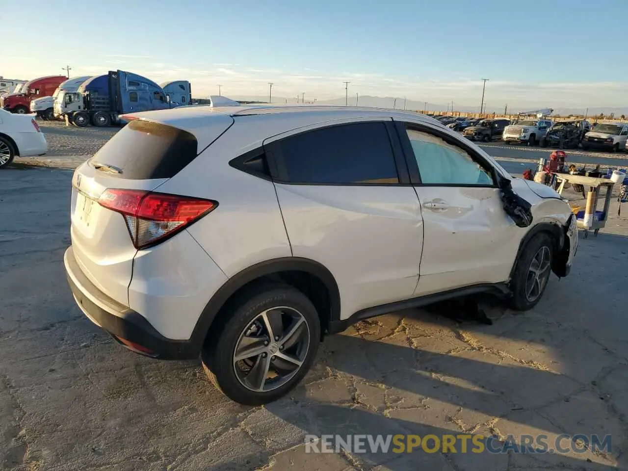 3 Photograph of a damaged car 3CZRU5H52MM708014 HONDA HR-V 2021