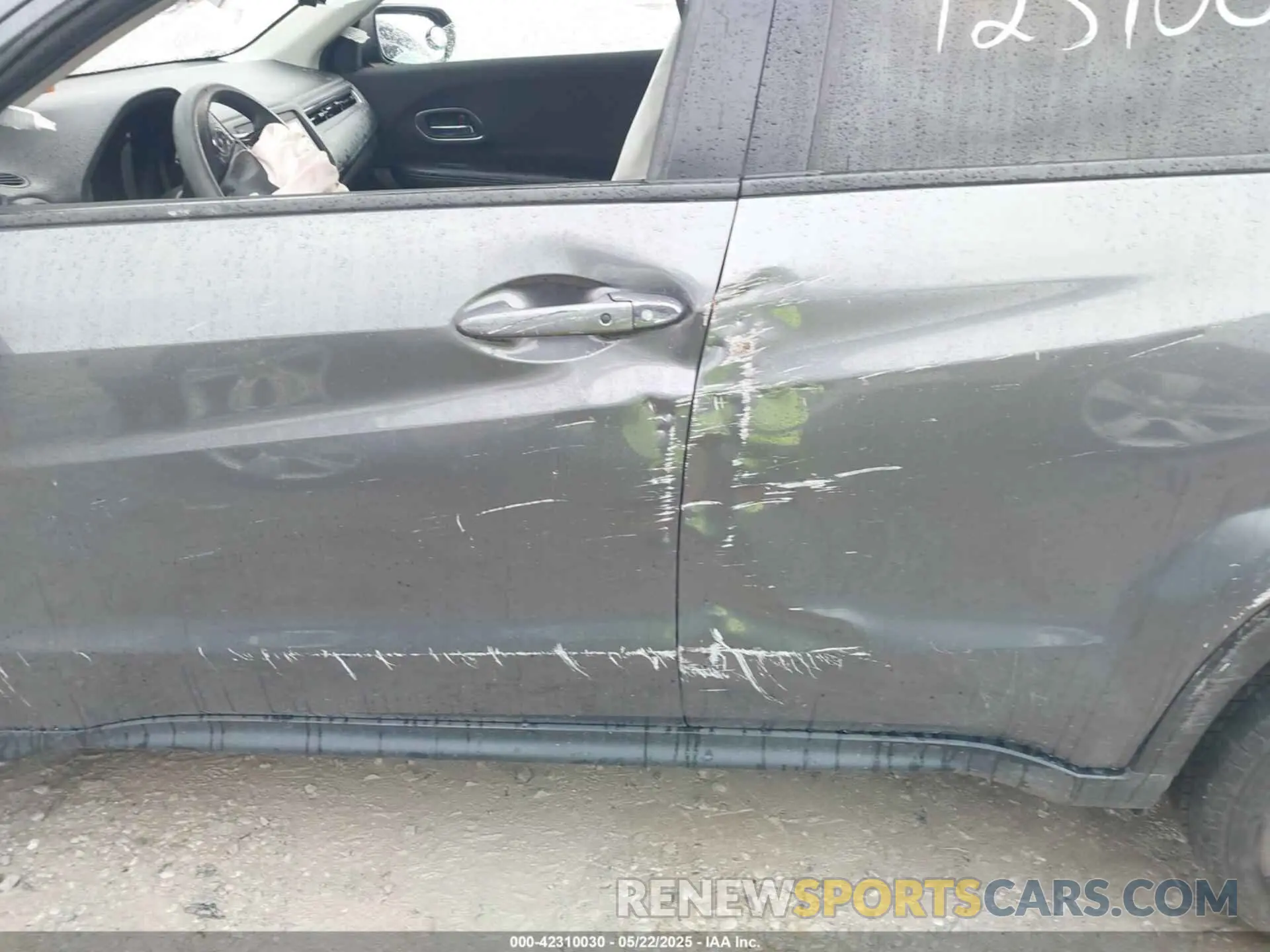 14 Photograph of a damaged car 3CZRU5H52MM726660 HONDA HR-V 2021