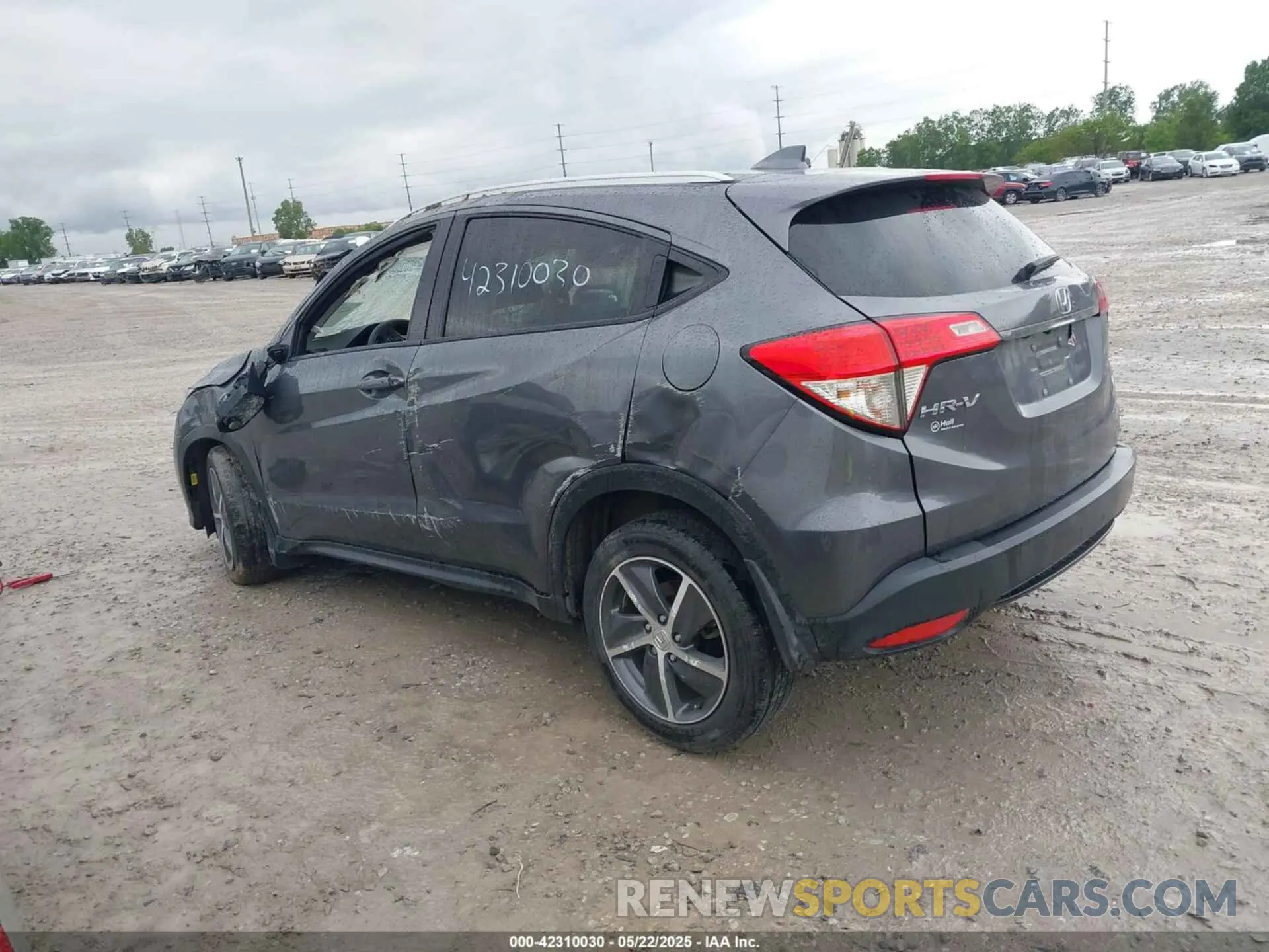 3 Photograph of a damaged car 3CZRU5H52MM726660 HONDA HR-V 2021