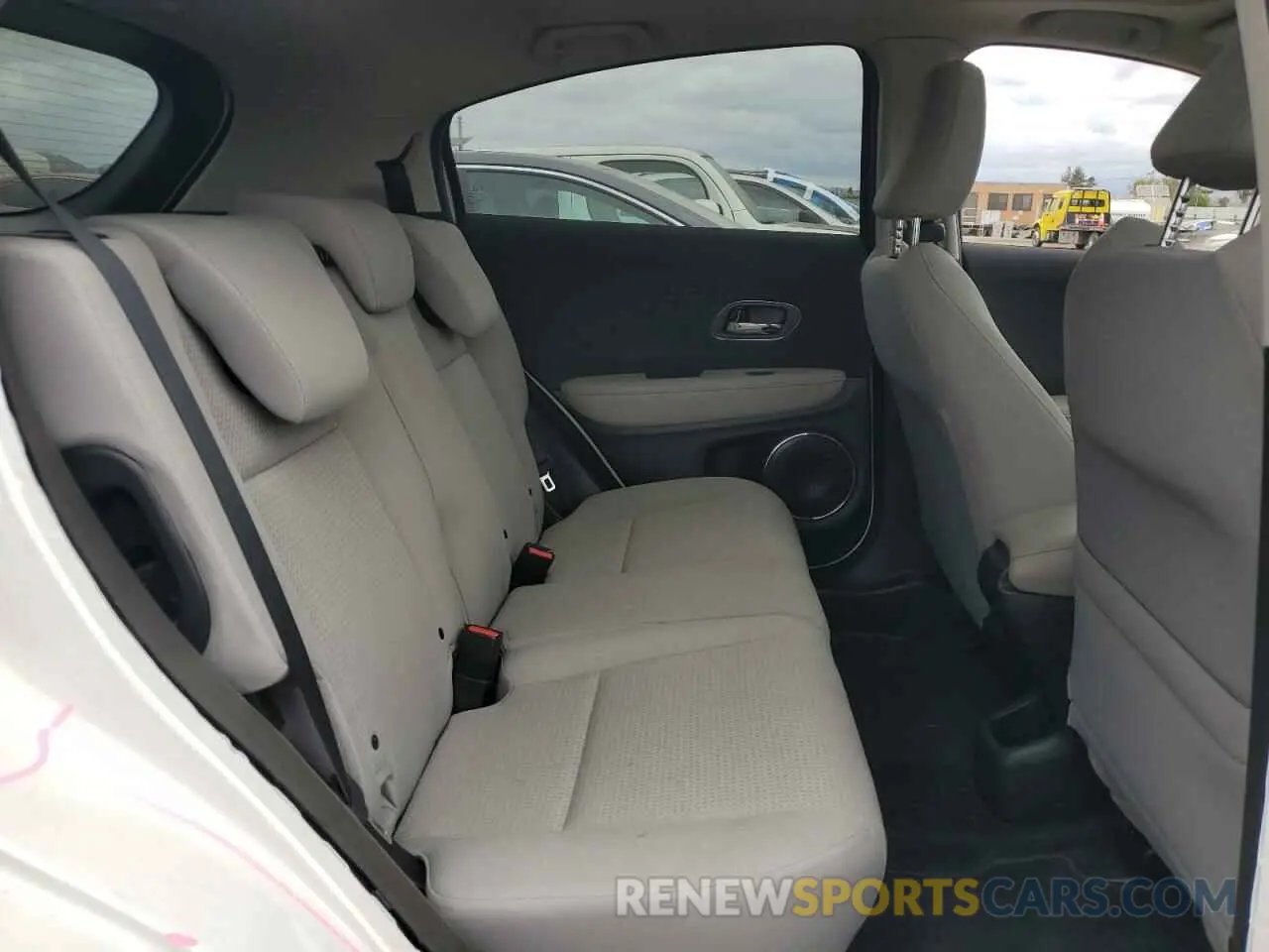 11 Photograph of a damaged car 3CZRU5H52MM732572 HONDA HR-V 2021