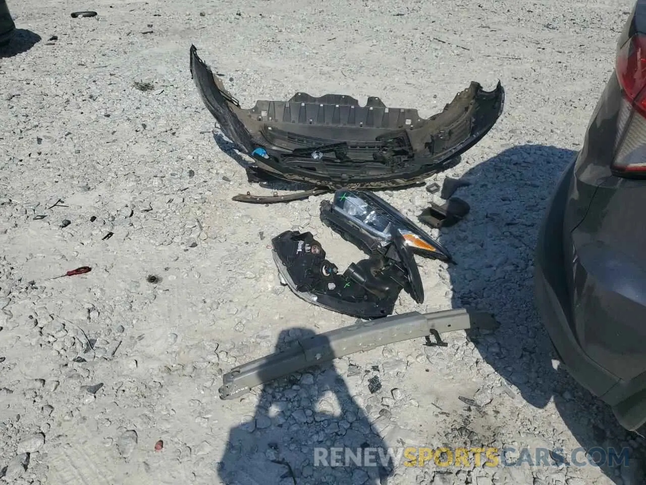 13 Photograph of a damaged car 3CZRU5H53MM705185 HONDA HR-V 2021