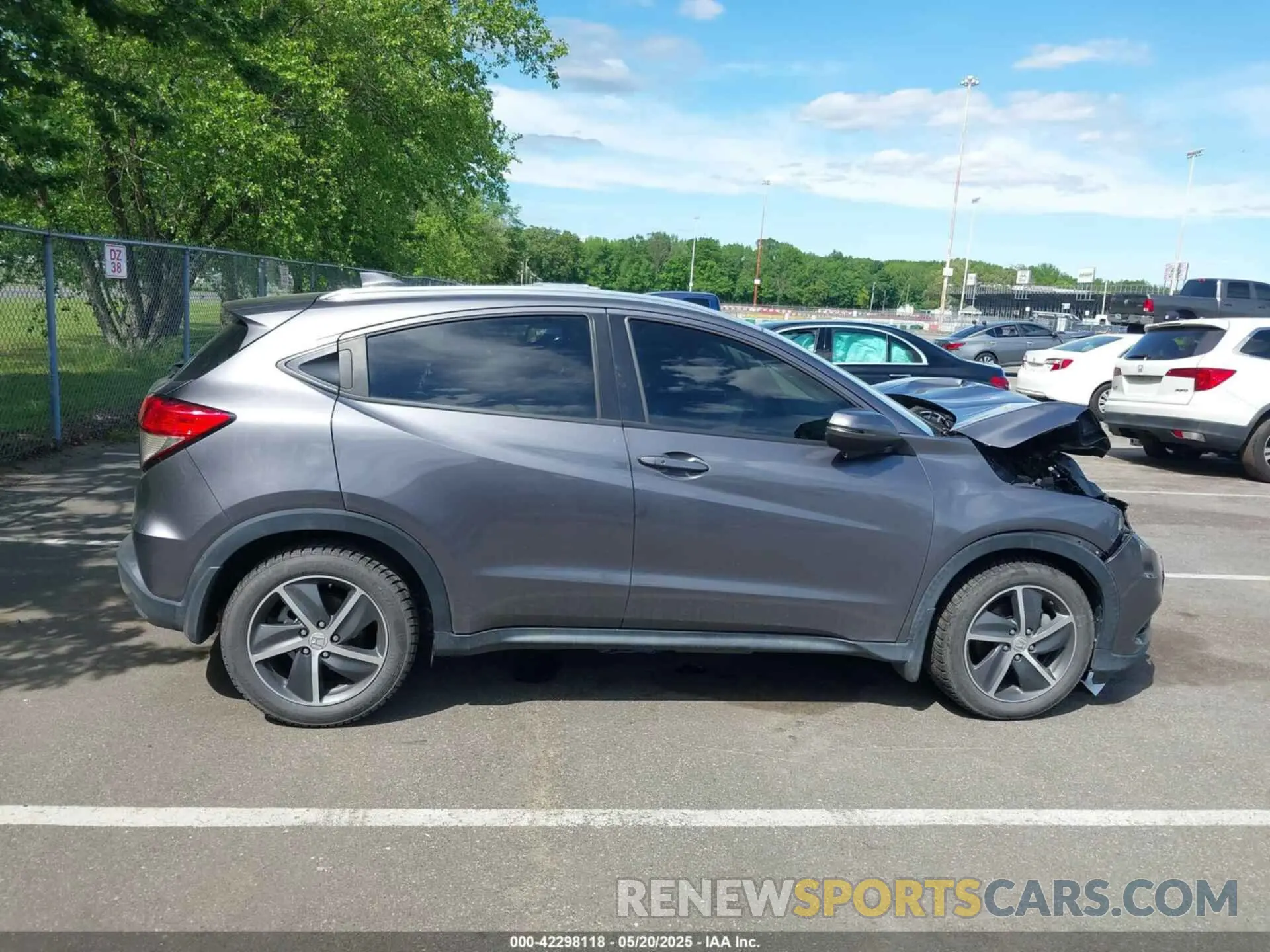 13 Photograph of a damaged car 3CZRU5H53MM705770 HONDA HR-V 2021