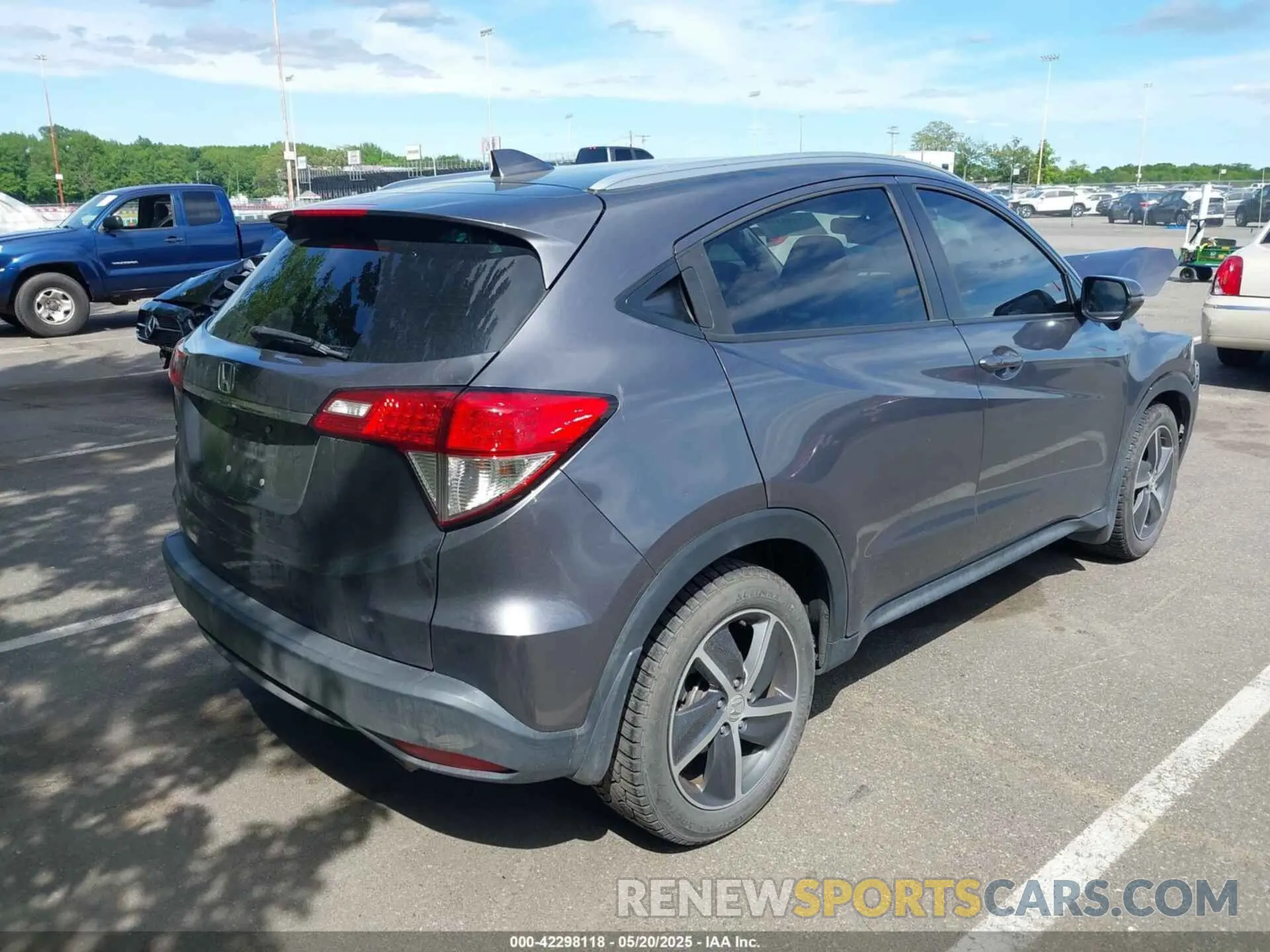 4 Photograph of a damaged car 3CZRU5H53MM705770 HONDA HR-V 2021