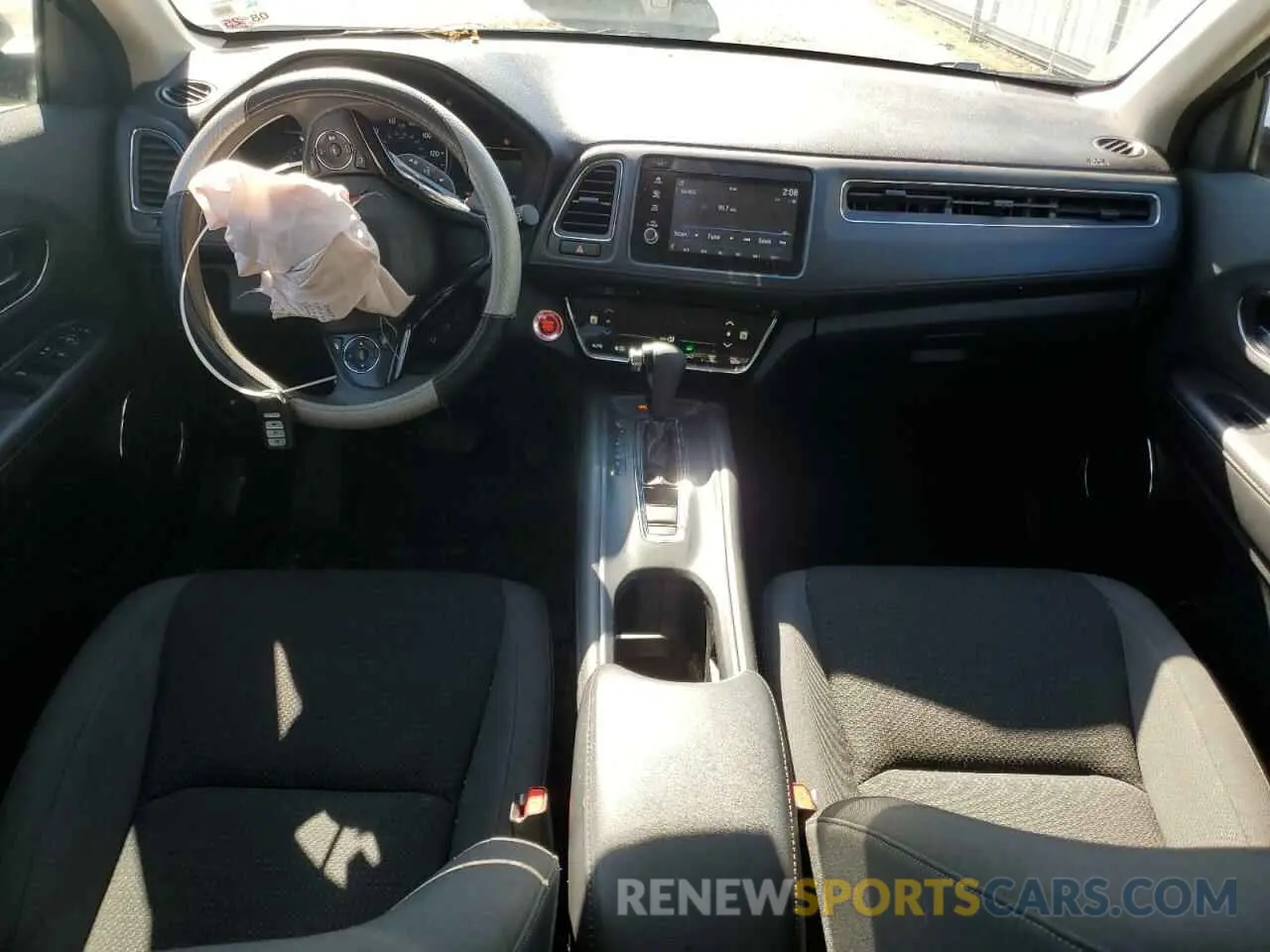 8 Photograph of a damaged car 3CZRU5H53MM713285 HONDA HR-V 2021