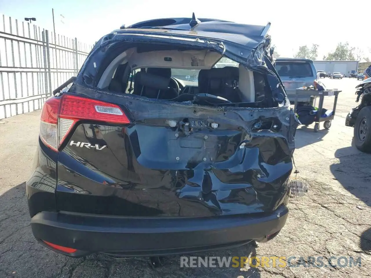 6 Photograph of a damaged car 3CZRU5H53MM723220 HONDA HR-V 2021