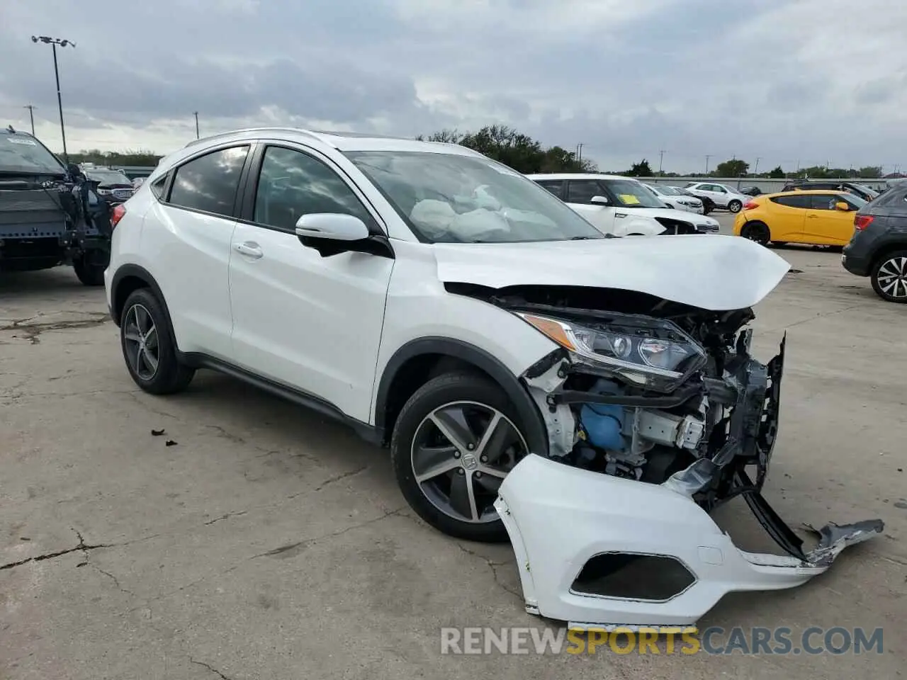 4 Photograph of a damaged car 3CZRU5H54MM717779 HONDA HR-V 2021