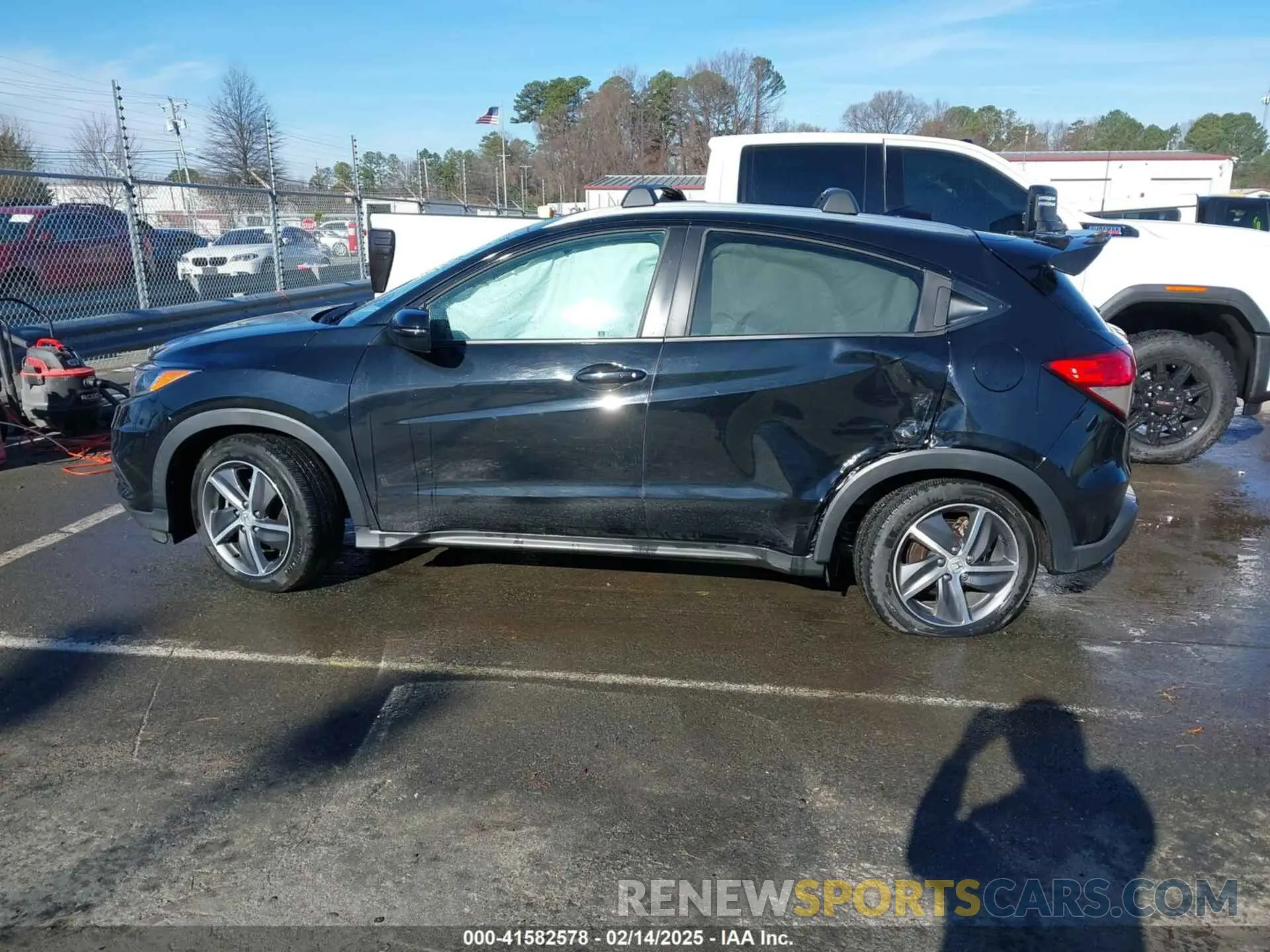 13 Photograph of a damaged car 3CZRU5H55MM729052 HONDA HR-V 2021