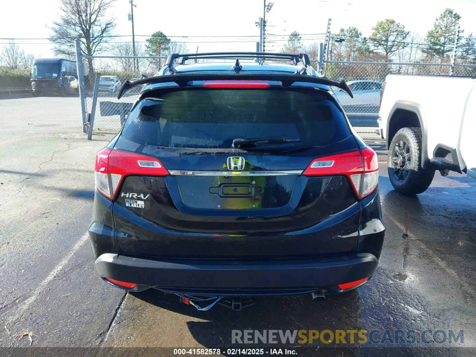 15 Photograph of a damaged car 3CZRU5H55MM729052 HONDA HR-V 2021